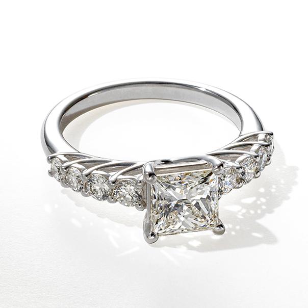 Side Stone Engagement Rings
