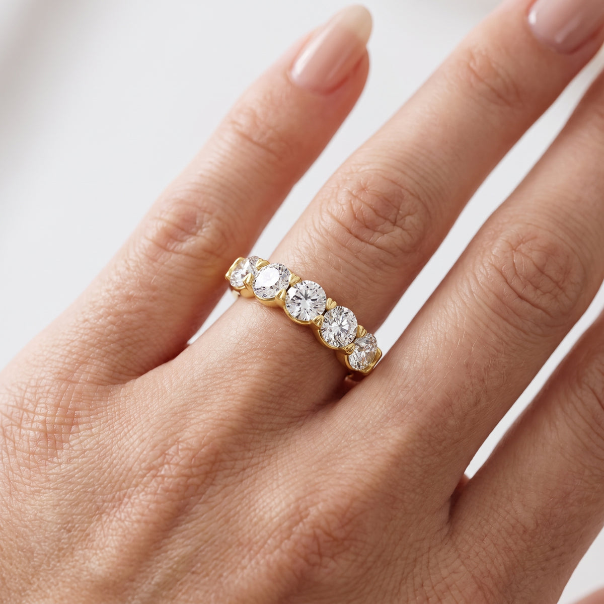 _lifestyle_image@SKU:A0809-LADR04000004Y #metal_10k-yellow-gold+origin_lab-grown+quality_g-si