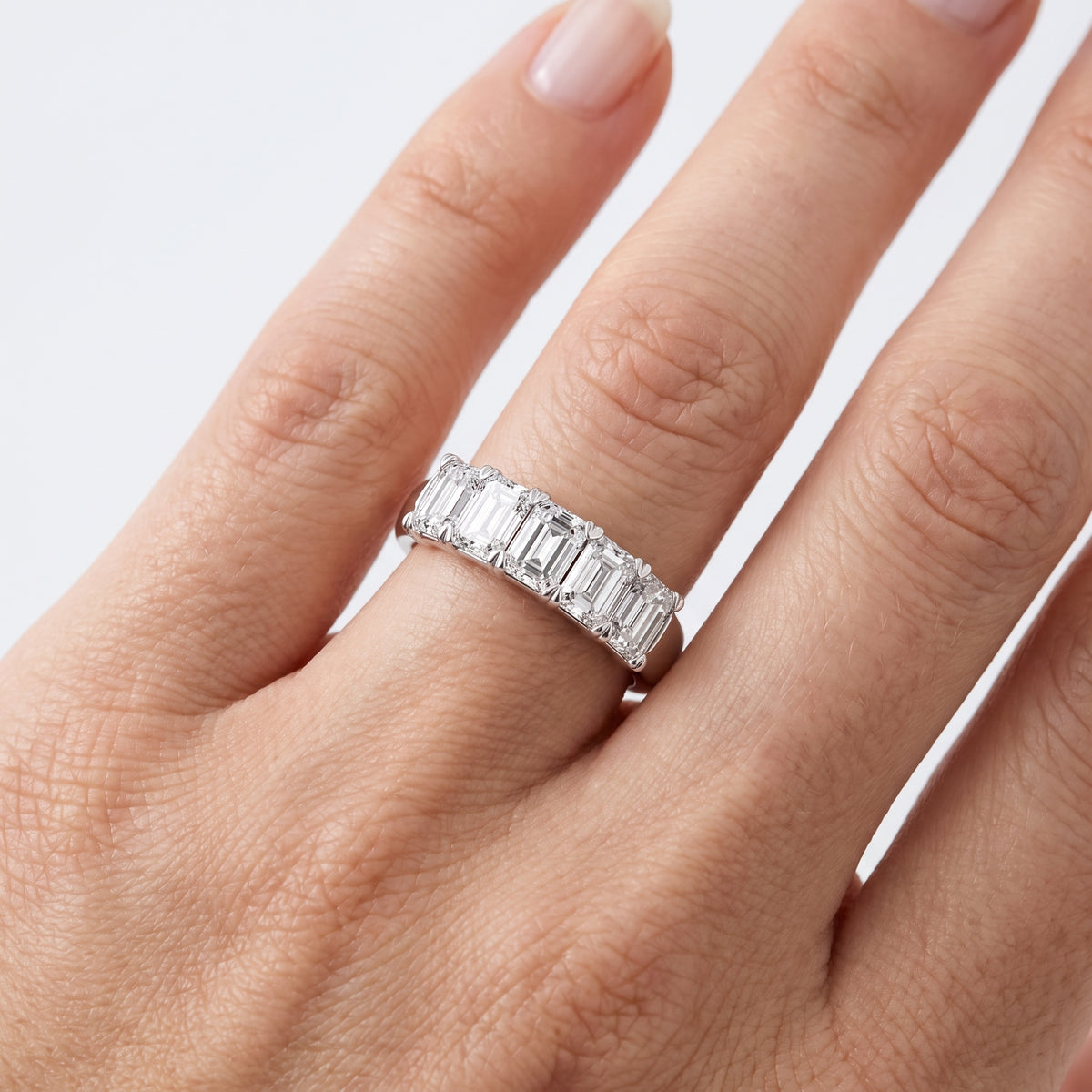 _lifestyle_image@SKU:A0809-NADE03000004W #metal_14k-white-gold+origin_lab-grown+quality_ef-vs2+