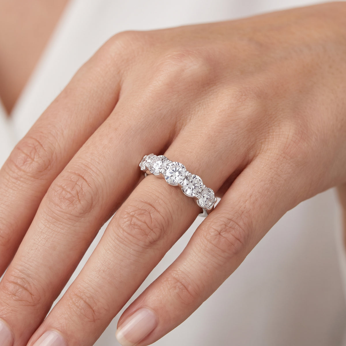 _lifestyle_image@SKU:A0809-NADR04000004W #metal_14k-white-gold+origin_lab-grown+quality_ef-vs2+