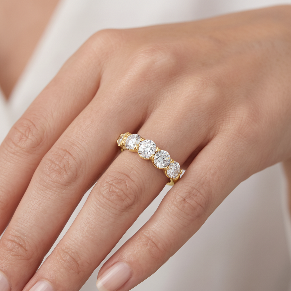 _lifestyle_image@SKU:A0809-NADR04000004Y #metal_14k-yellow-gold+origin_lab-grown+quality_ef-vs2+