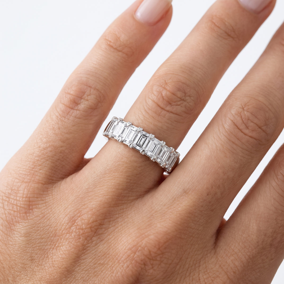 _lifestyle_image@SKU:A1111-NADE0100000PL #metal_platinum+origin_lab-grown+quality_ef-vs2+