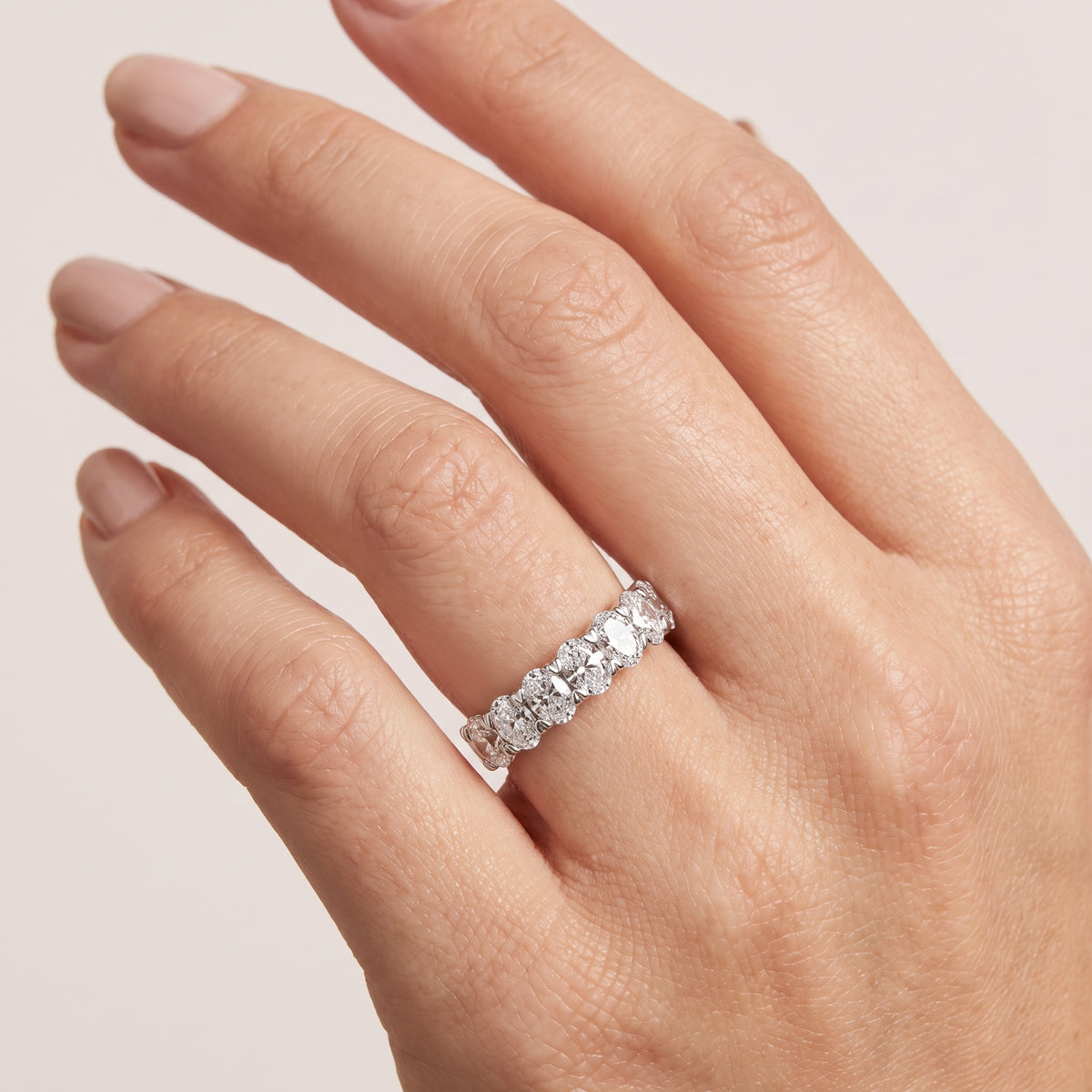 _lifestyle_image@SKU:A1173-LADO0205000DW #metal_silver+origin_lab-grown+quality_g-si