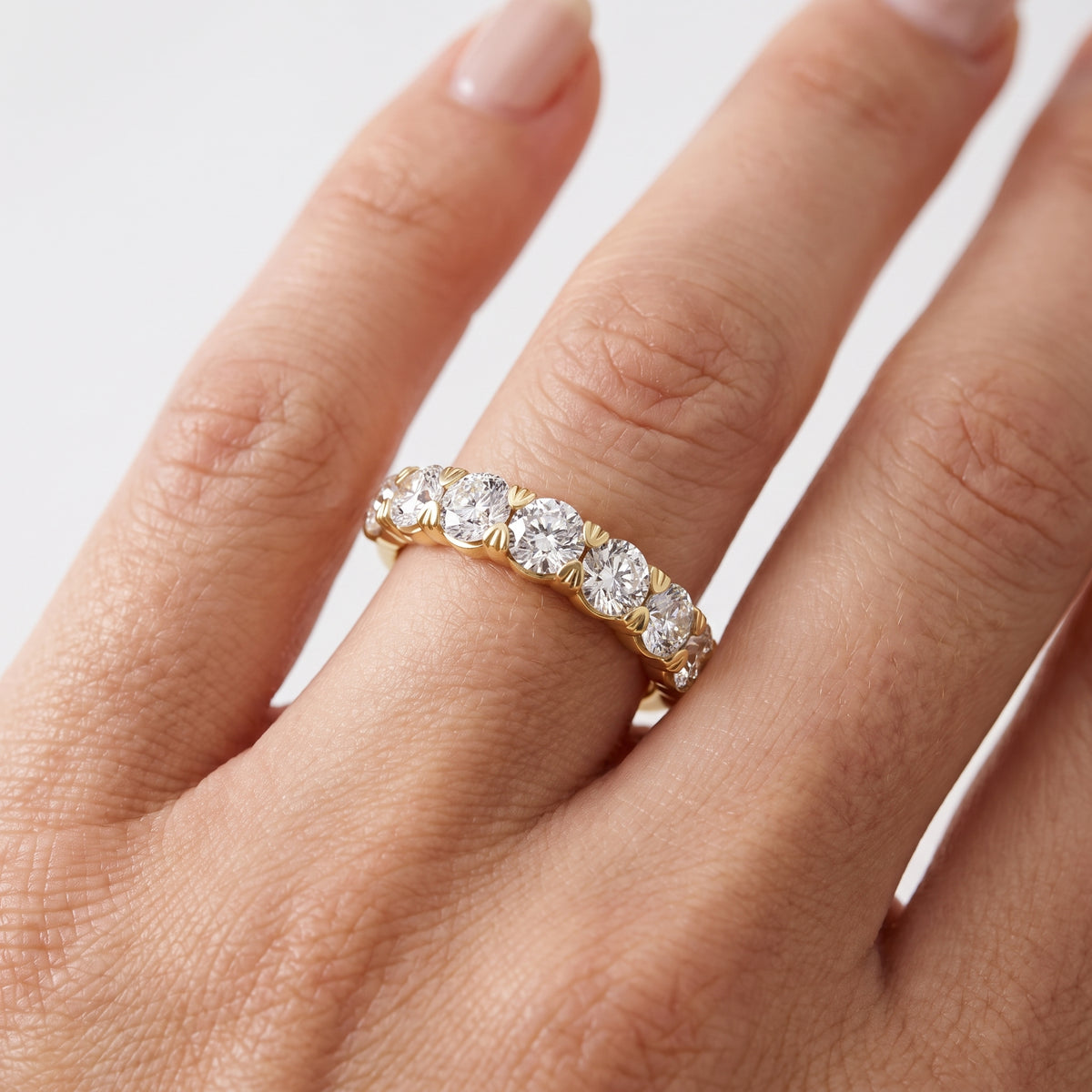_lifestyle_image@SKU:A1173-NADR04000004Y #metal_14k-yellow-gold+origin_lab-grown+quality_ef-vs2+