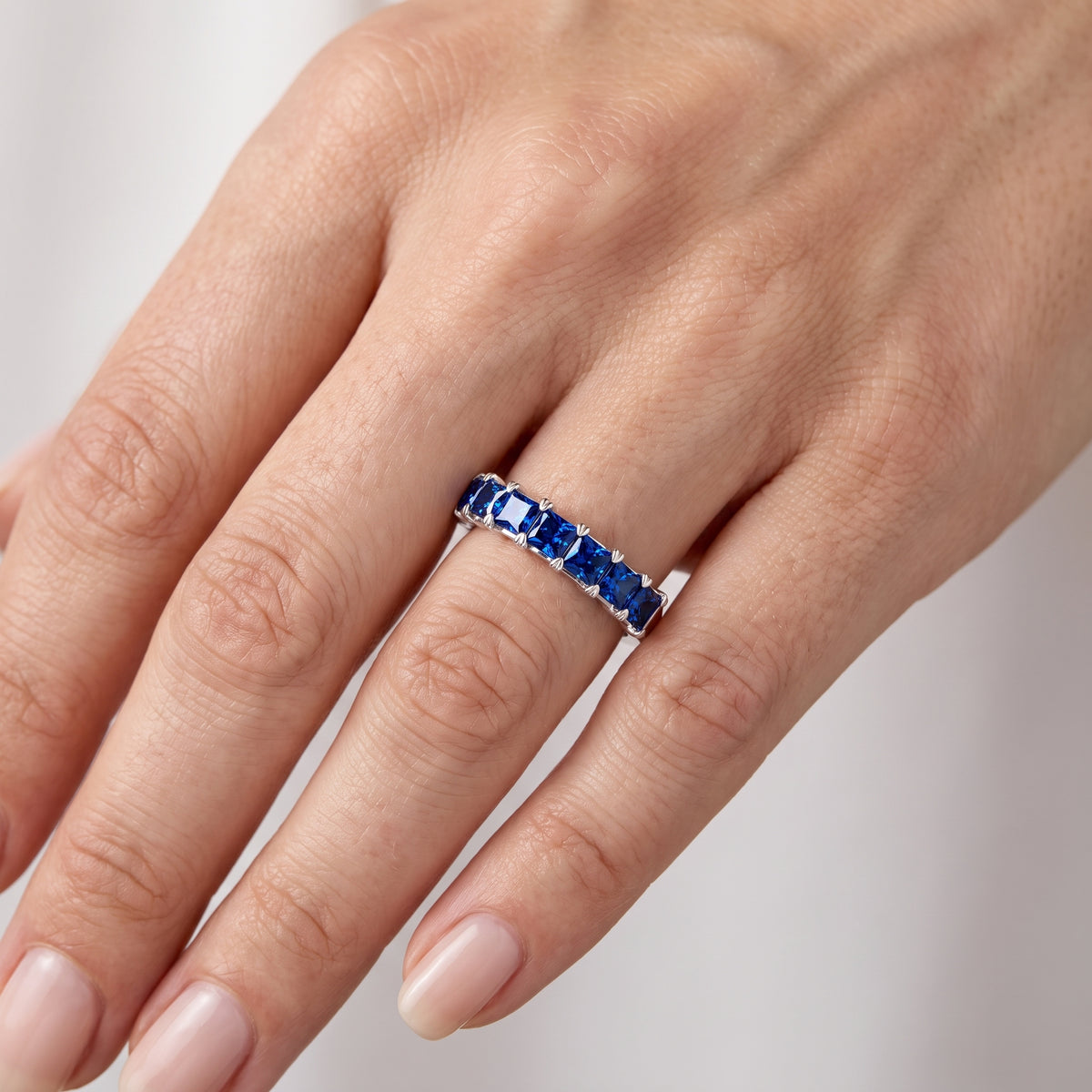 _lifestyle_image@SKU:AG173-LCSP0100000DW #metal_silver+origin_lab-created