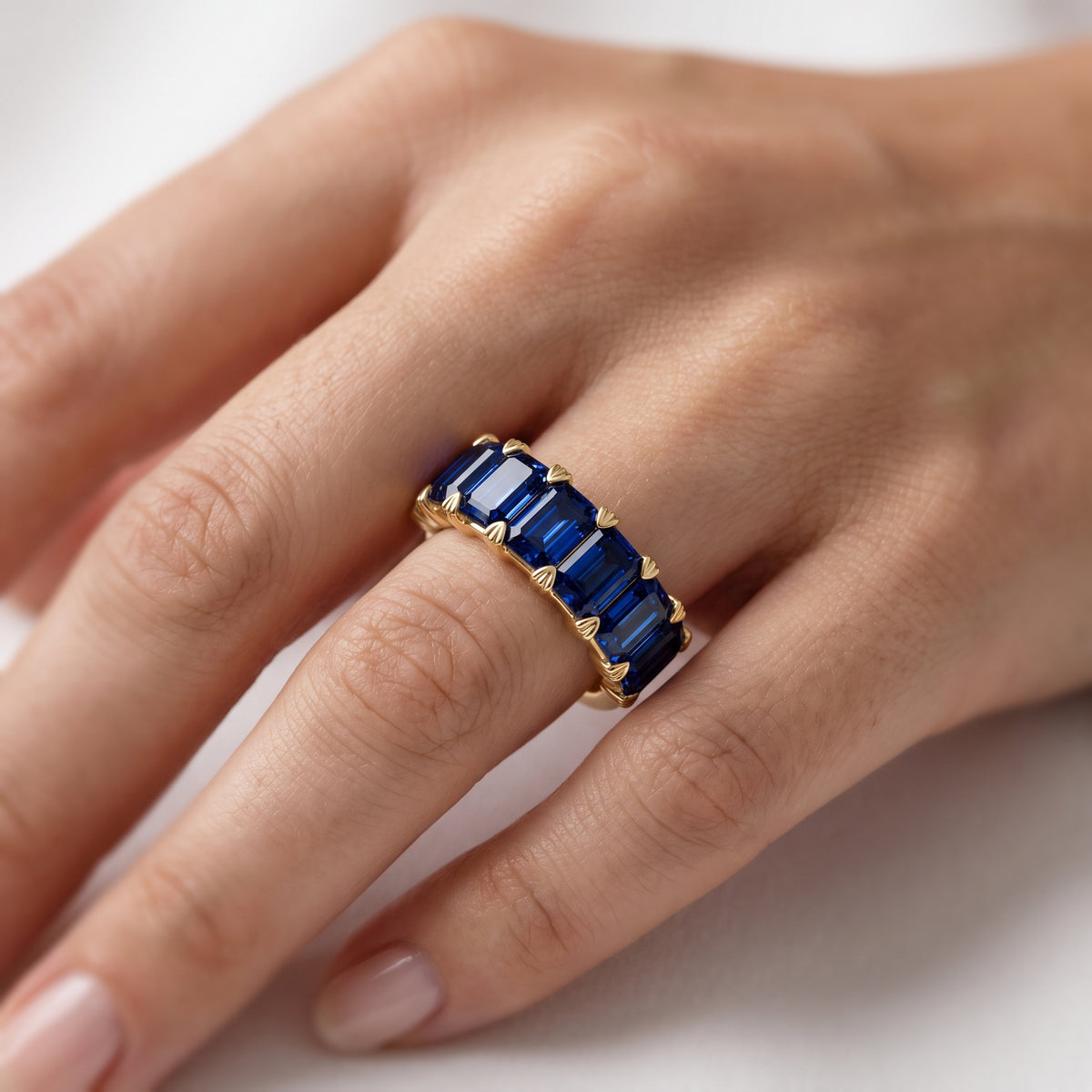 _lifestyle_image@SKU:AG173-NCSE03000004Y #metal_14k-yellow-gold+origin_lab-created