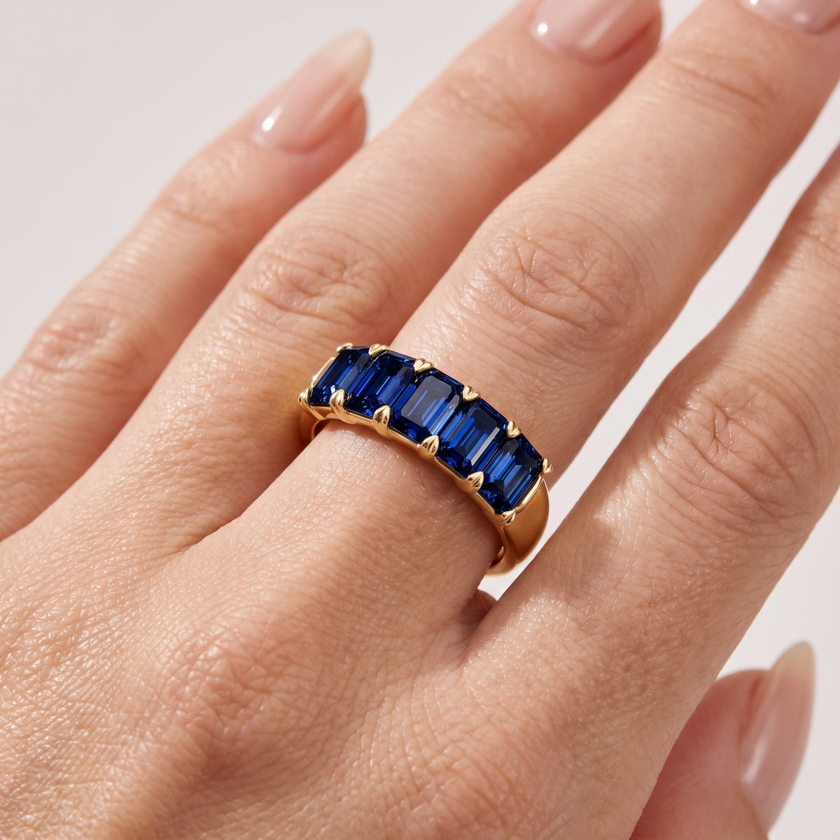 _lifestyle_image@SKU:AG809-NCSE04000004Y #metal_14k-yellow-gold+origin_lab-created
