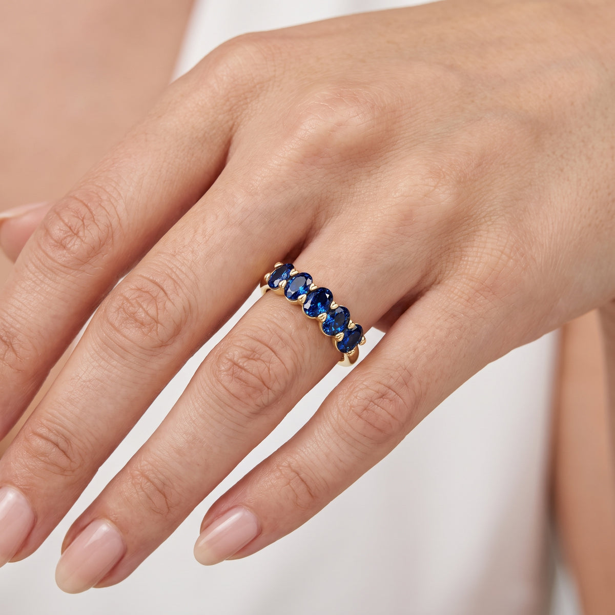 _lifestyle_image@SKU:AG809-NCSO01000004Y #metal_14k-yellow-gold+origin_lab-created