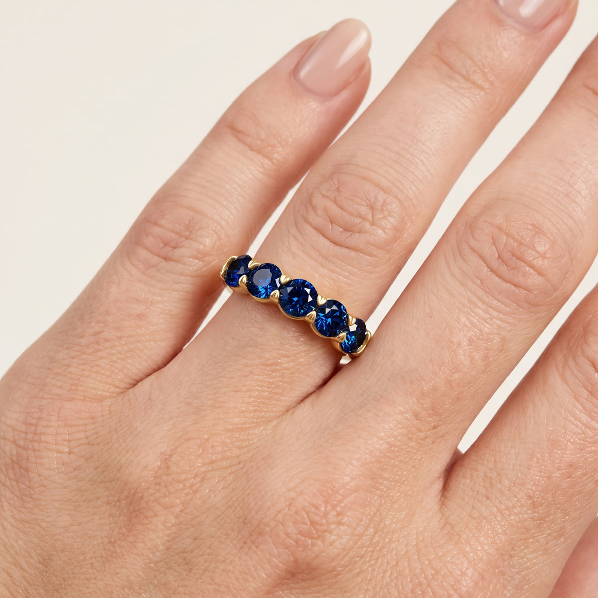 _lifestyle_image@SKU:AG809-NCSR04000004Y #metal_14k-yellow-gold+origin_lab-created
