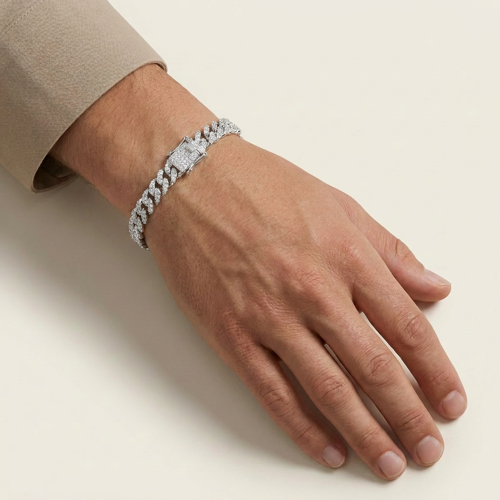 _lifestyle_image@SKU:B2587-LADR05000004W #metal_silver+origin_lab-grown+quality_g-si