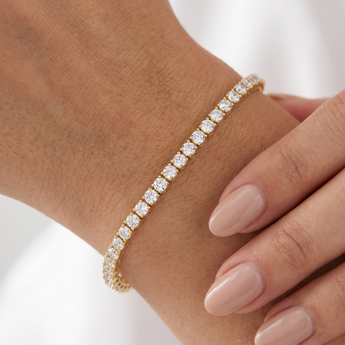 _lifestyle_image@SKU:B2906-LADR05020004Y-8 #metal_vermeil+origin_lab-grown+bracelet-length-inches_8