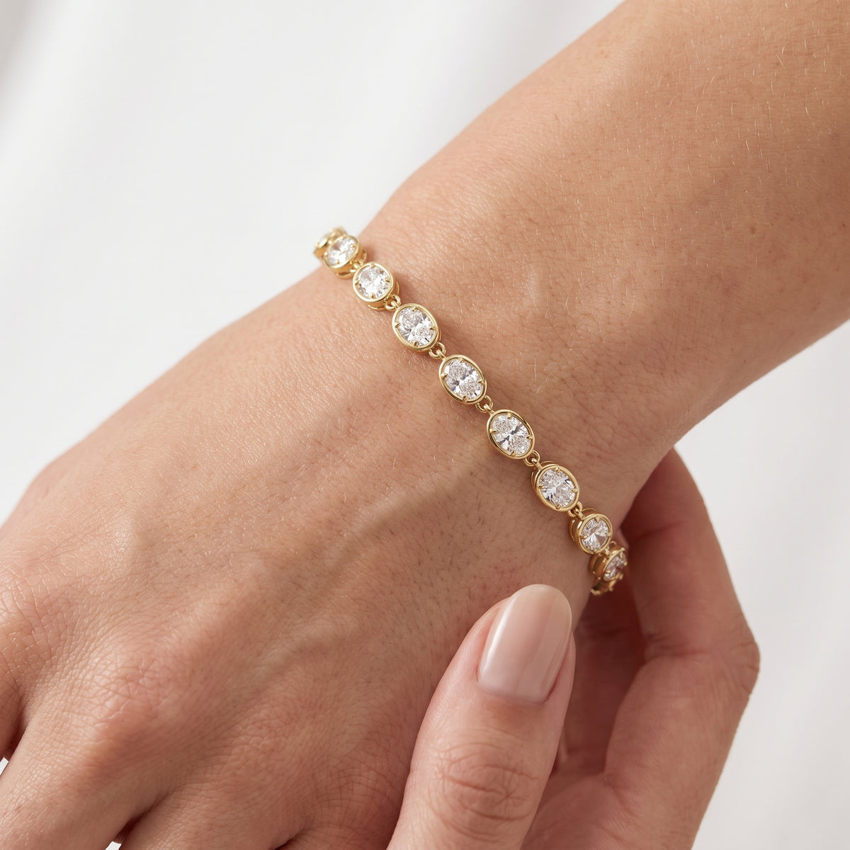 _lifestyle_image@SKU:B7687-LADO0400000DY #metal_14k-yellow-gold-vermeil+origin_lab-grown+quality_g-si