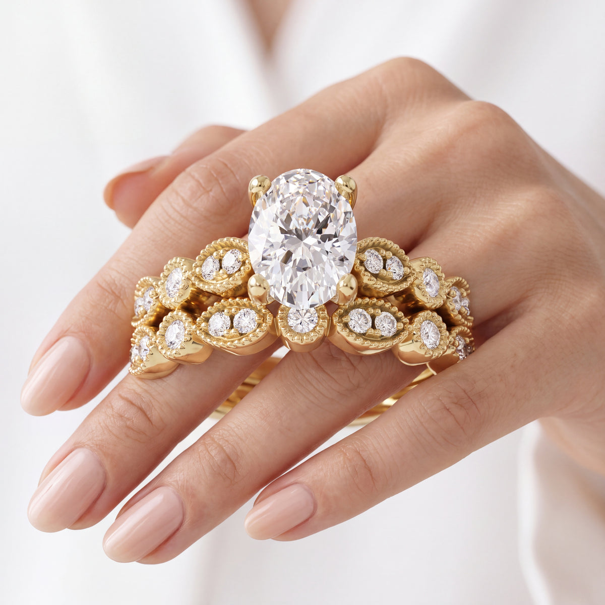 _lifestyle_image@SKU:D0635-NADO01000004Y #metal_14k-yellow-gold+origin_lab-grown+quality_ef-vs2+