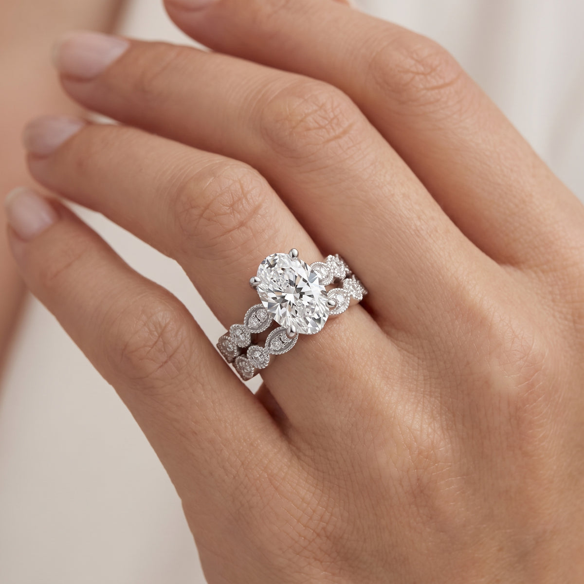 _lifestyle_image@SKU:D0635-NADO02000004W #metal_14k-white-gold+origin_lab-grown+quality_ef-vs2+