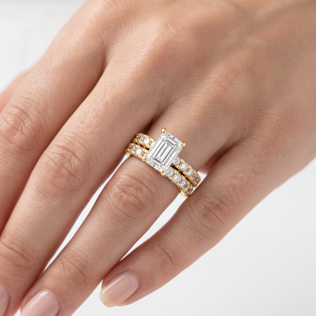 _lifestyle_image@SKU:D9614-LGDE02000004Y #metal_14k-yellow-gold+origin_lab-grown+quality_ef-vs2+