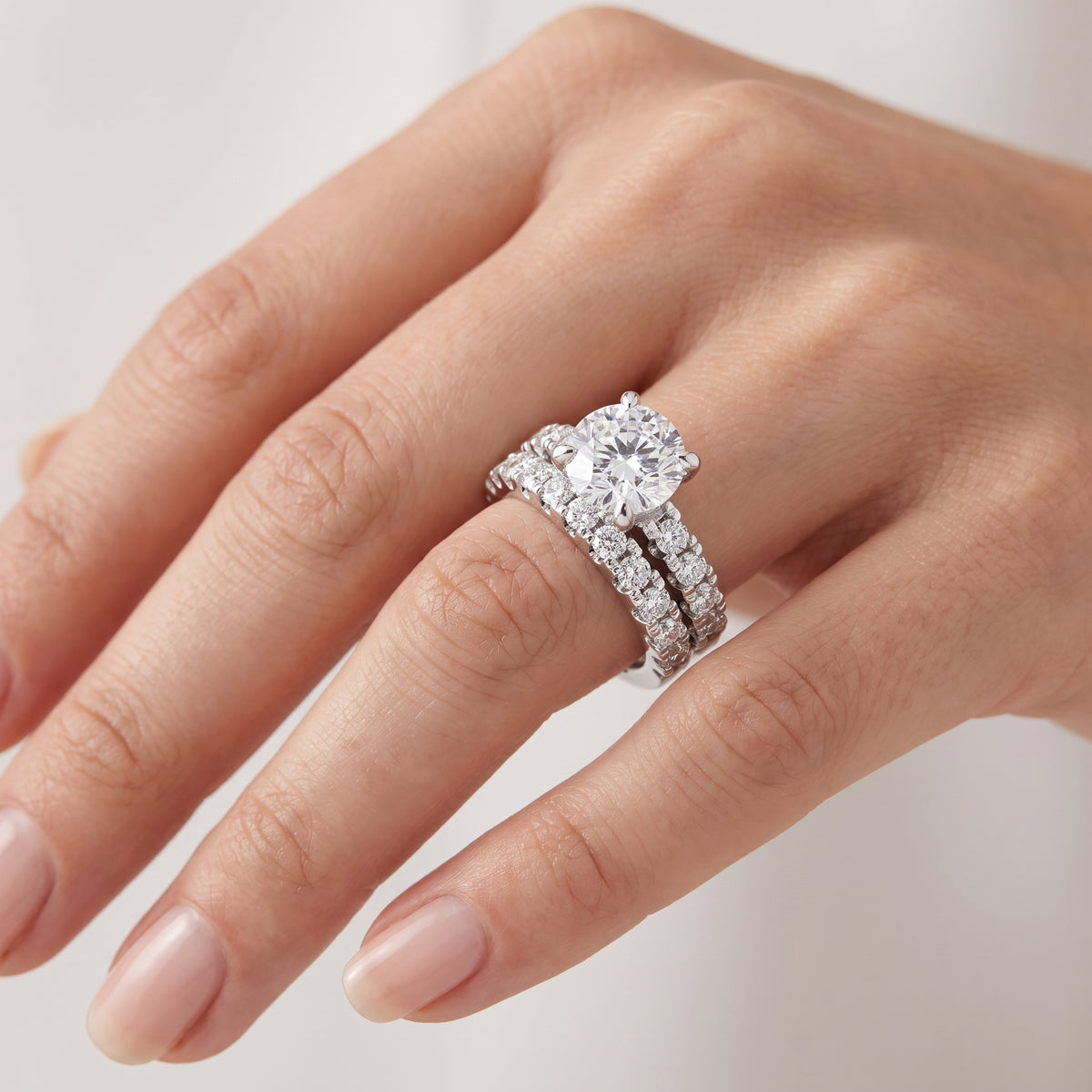 _lifestyle_image@SKU:D9614-LGDR02000004W #metal_14k-white-gold+origin_lab-grown+quality_ef-vs2+