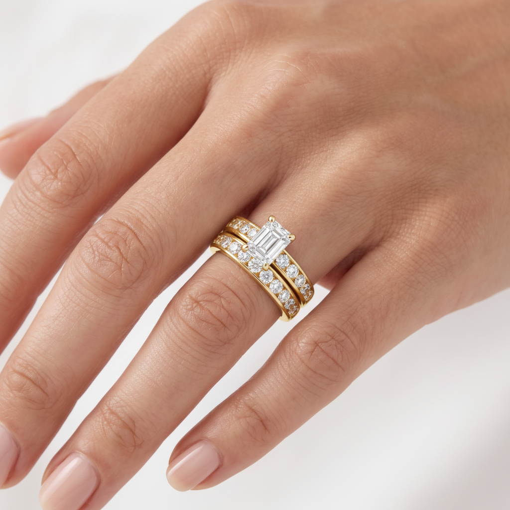 _lifestyle_image@SKU:D9615-LGDE01000004Y #metal_14k-yellow-gold+origin_lab-grown+diamond-quality_ef-vs2++