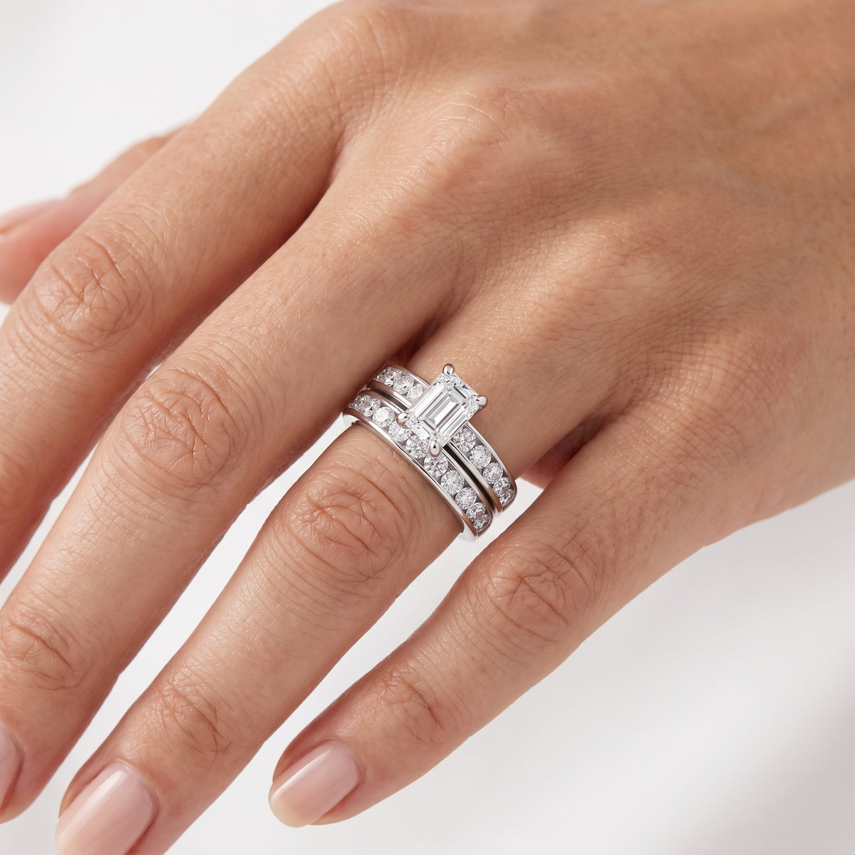 _lifestyle_image@SKU:D9615-LGDE0100000PL #metal_platinum+origin_lab-grown+diamond-quality_ef-vs2++