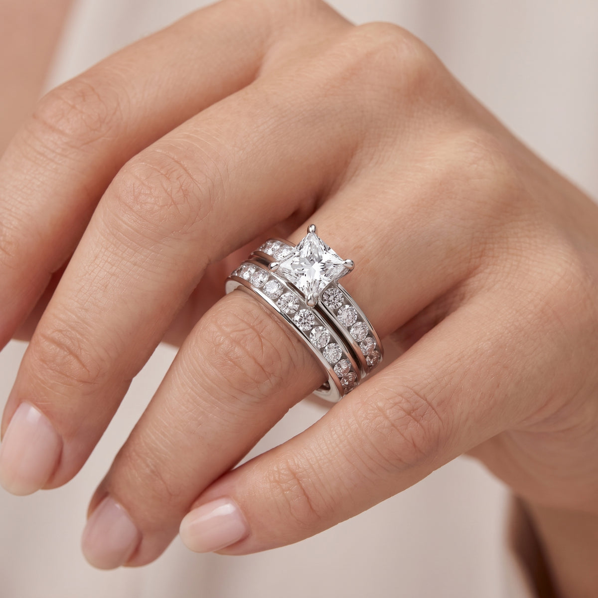_lifestyle_image@SKU:D9615-LGDP02000004W #metal_14k-white-gold+origin_lab-grown+diamond-quality_ef-vs2++