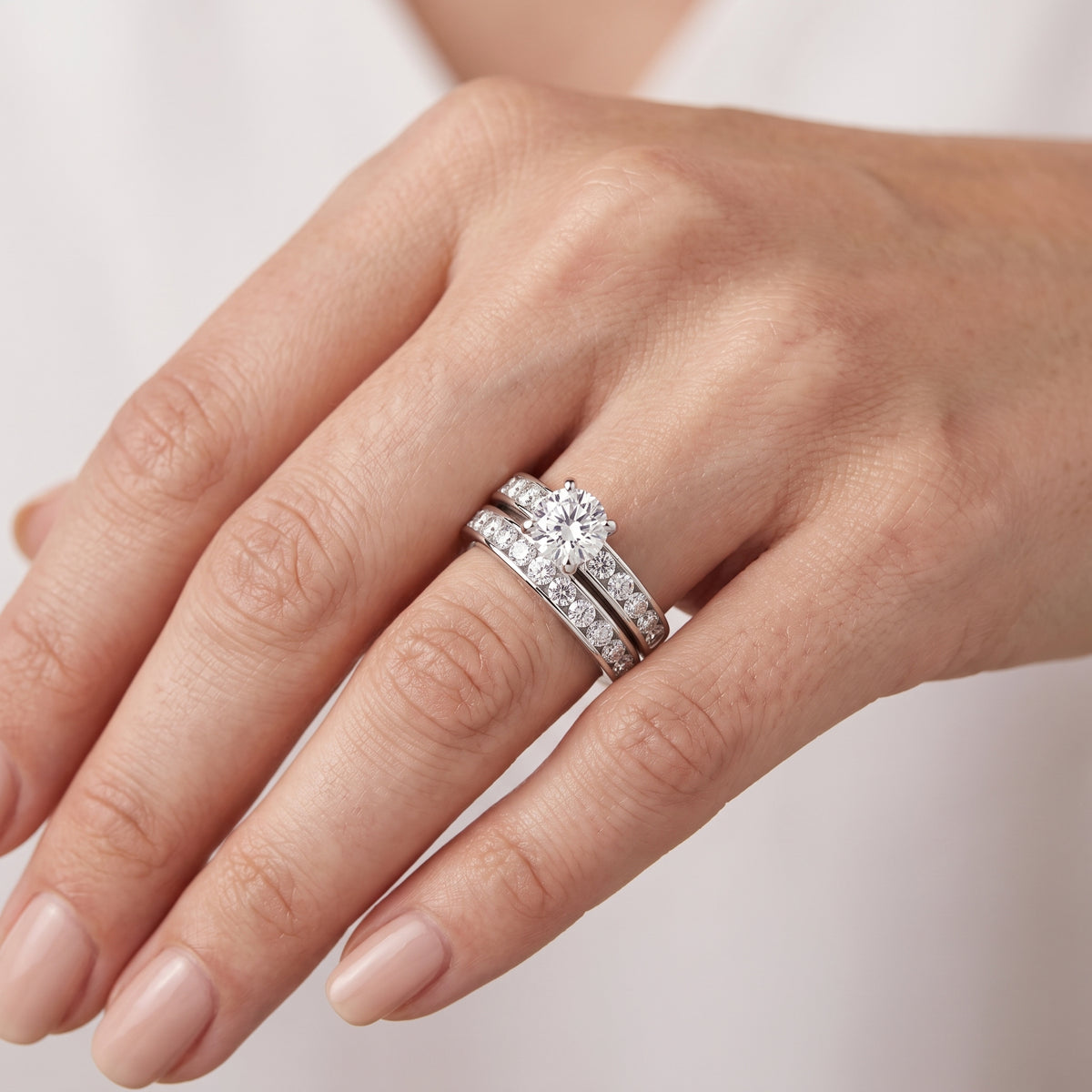 _lifestyle_image@SKU:D9615-LGDR01000004W #metal_14k-white-gold+origin_lab-grown+diamond-quality_ef-vs2++