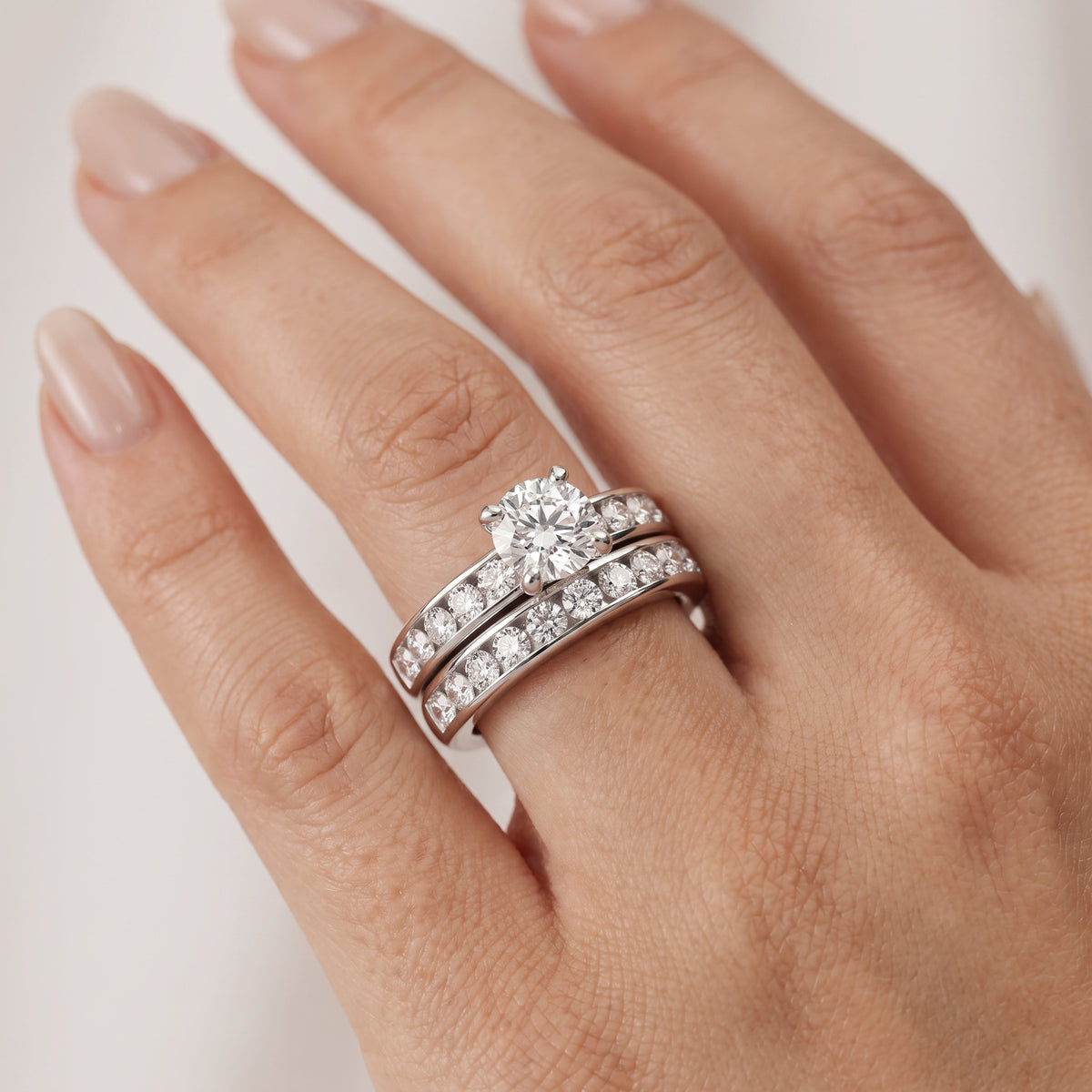 _lifestyle_image@SKU:D9615-LGDR0100000PL #metal_platinum+origin_lab-grown+diamond-quality_ef-vs2++