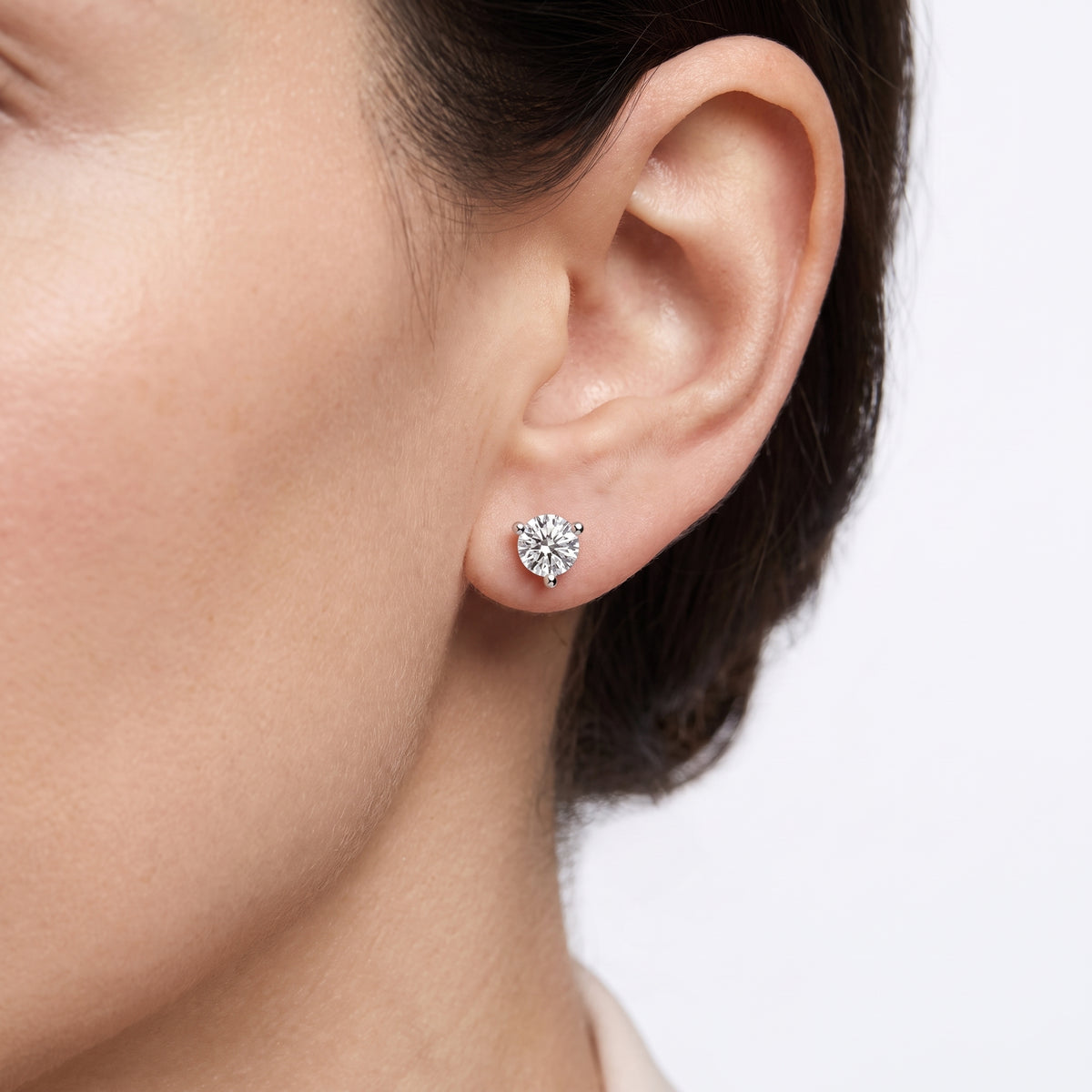 _lifestyle_image@SKU:E1121-LADR0100000PL #metal_silver+origin_lab-grown+quality_g-si