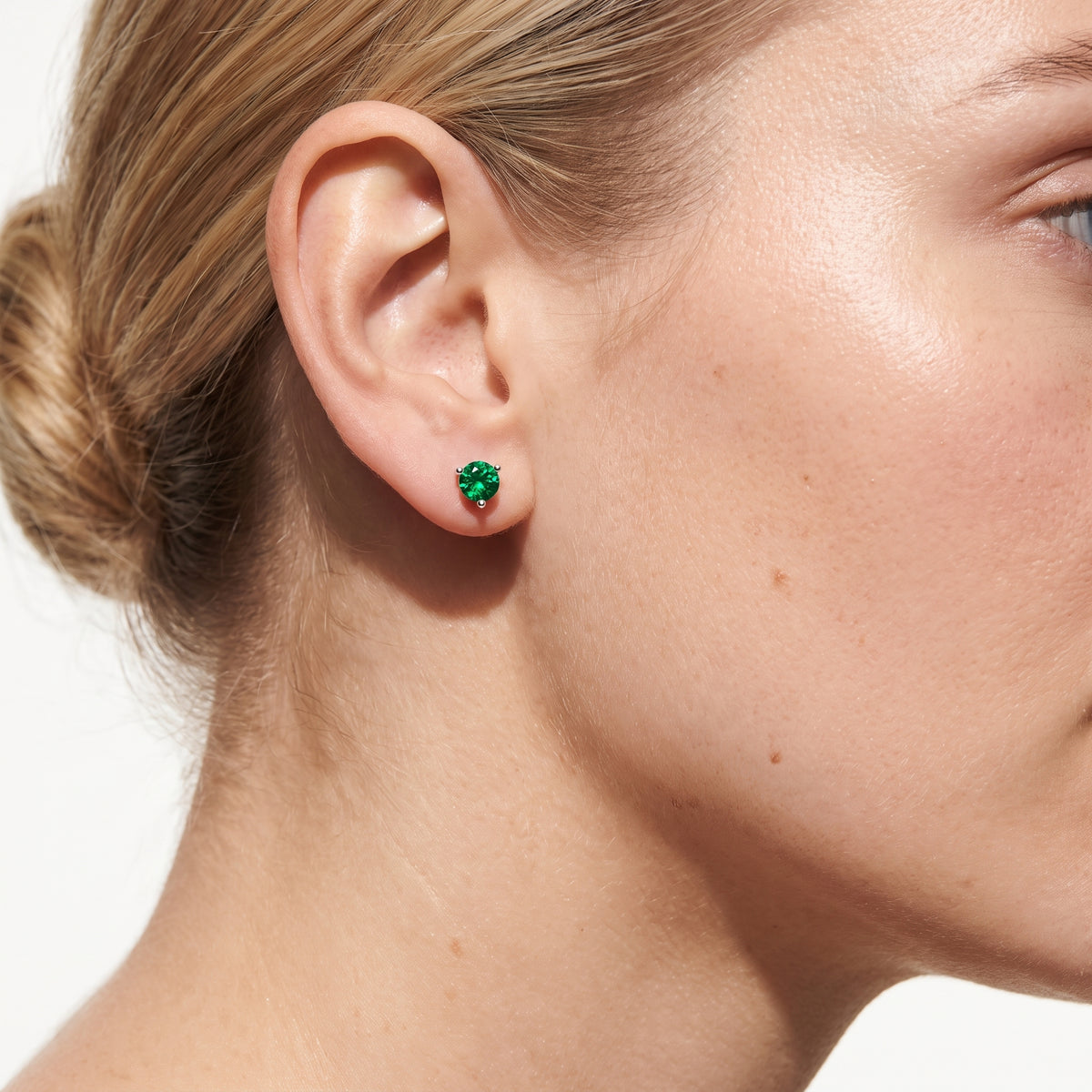 _lifestyle_image@SKU:E112G-EMDR0050000PL #metal_silver+origin_lab-grown