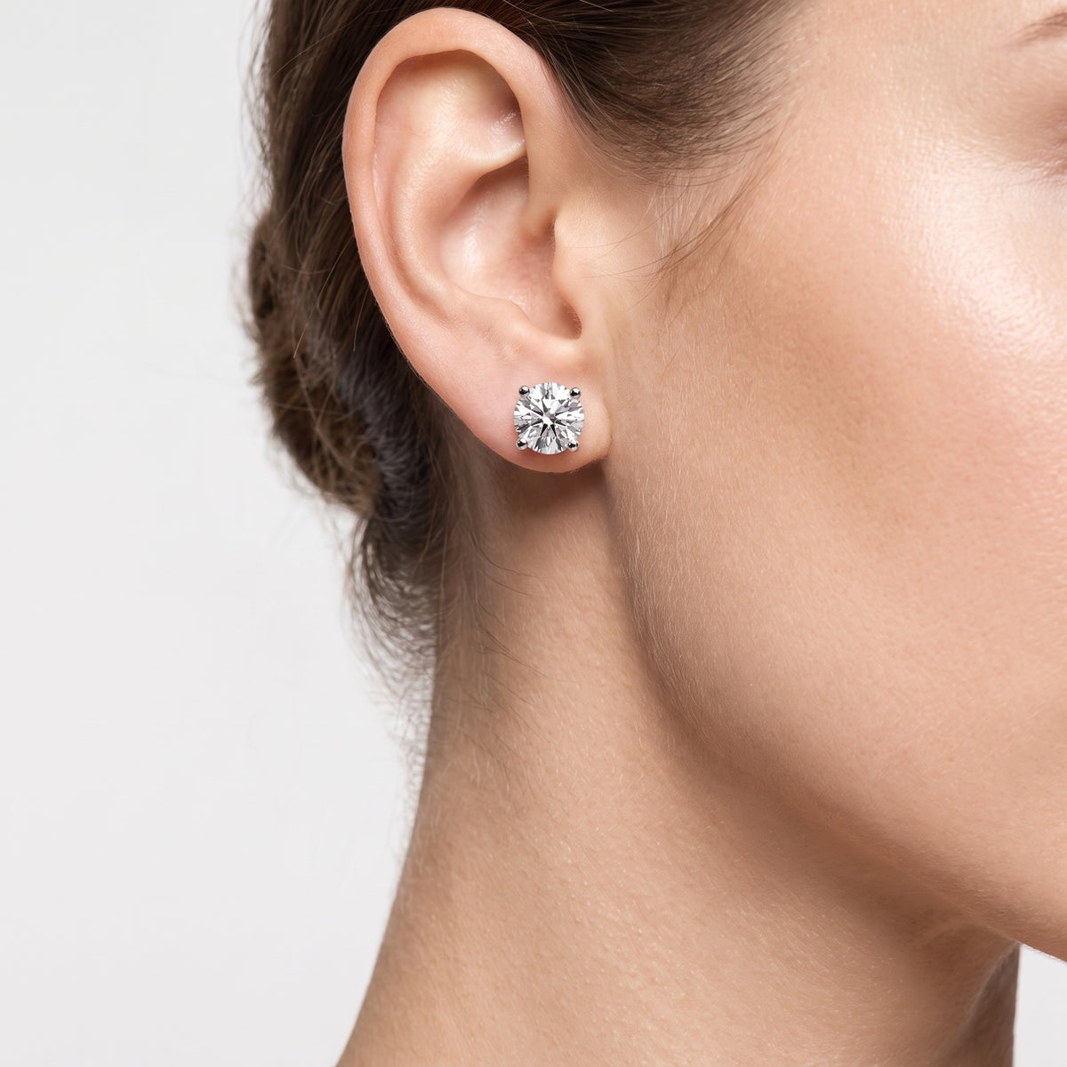 _lifestyle_image@SKU:E1901-NADR04000004Y #metal_10k-yellow-gold+origin_lab-grown+quality_g-si