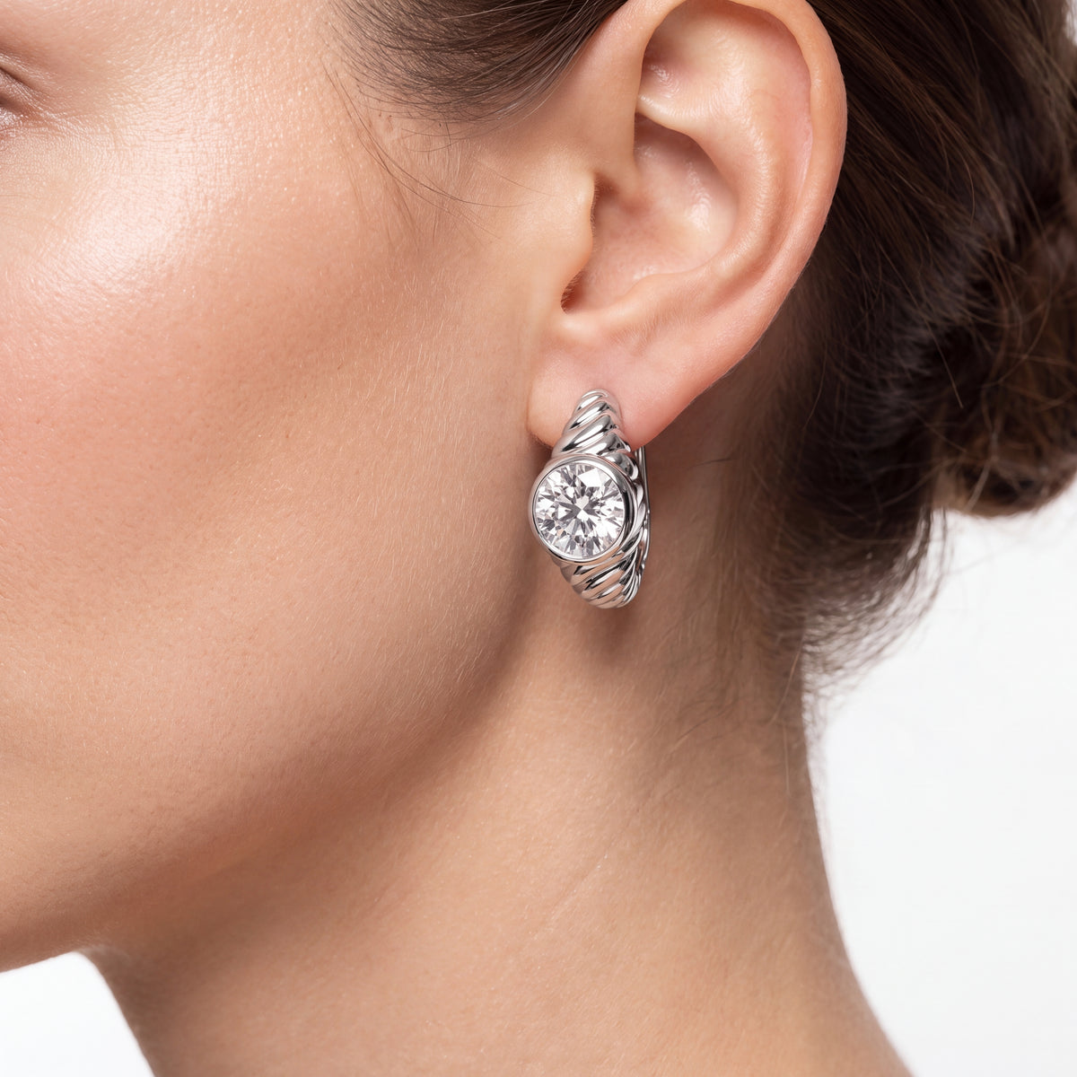 _lifestyle_image@SKU:E1947-LADR0150000DW #metal_silver+origin_lab-grown+quality_g-si