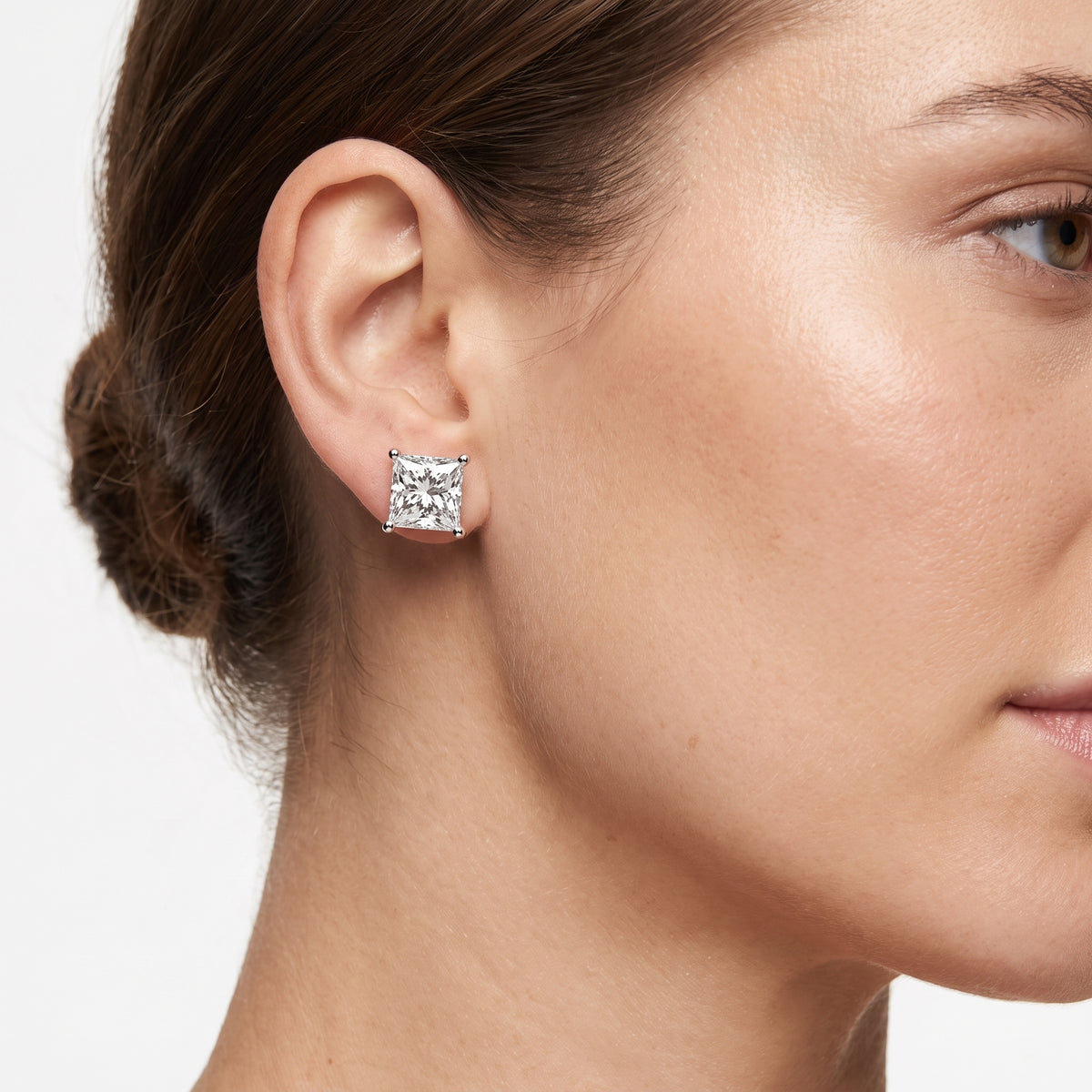 _lifestyle_image@SKU:E1979-LADP0400000DW #metal_silver+origin_lab-grown+quality_g-si