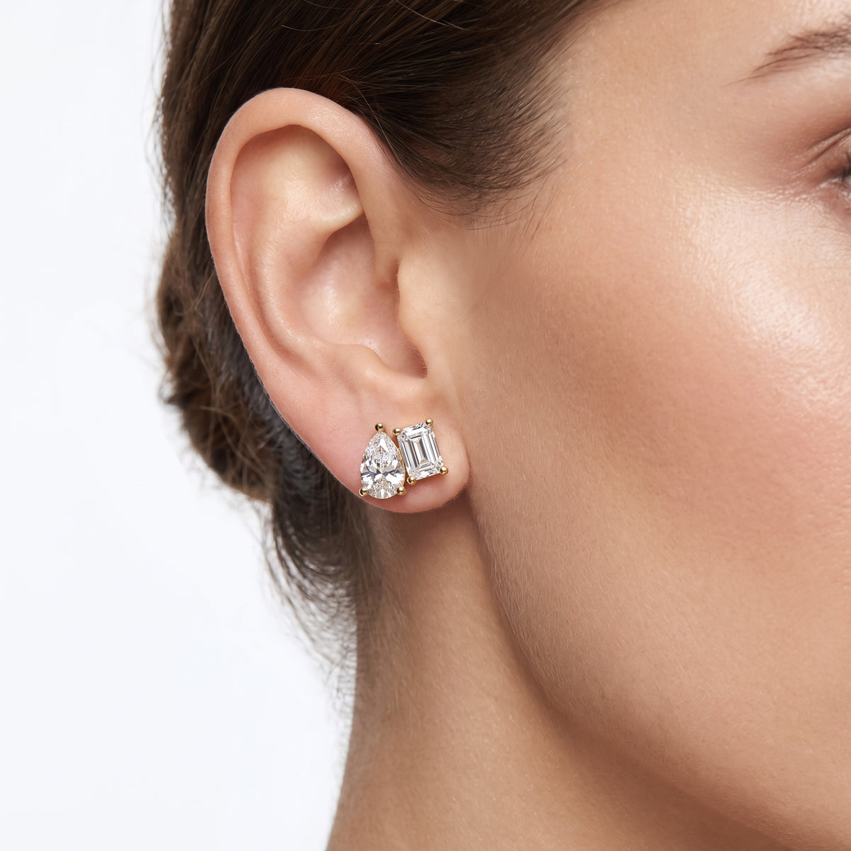 _lifestyle_image@SKU:E2627-LADD02500004Y #metal_10k-yellow-gold+origin_lab-grown+quality_g-si