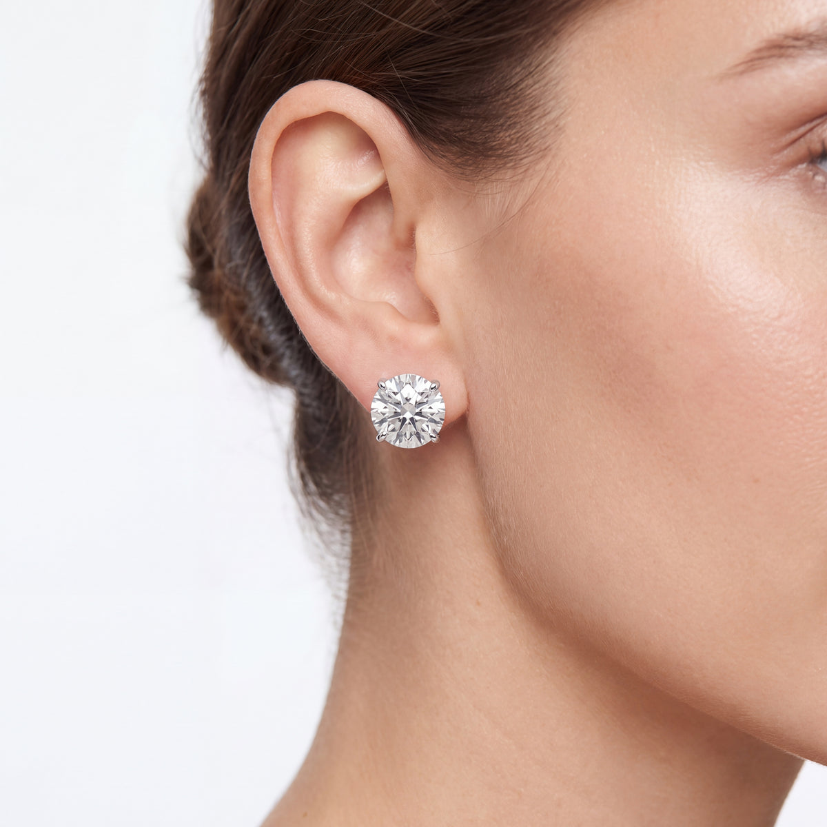 _lifestyle_image@SKU:E3884-LADR03500004W #metal_10k-white-gold+origin_lab-grown+quality_g-si
