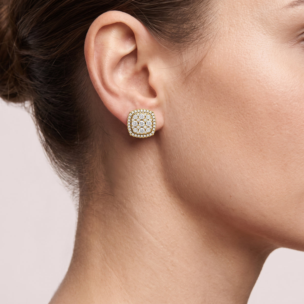 _lifestyle_image@SKU:E4963-LADR00990004Y #metal_10k-yellow-gold+origin_lab-grown+quality_g-si