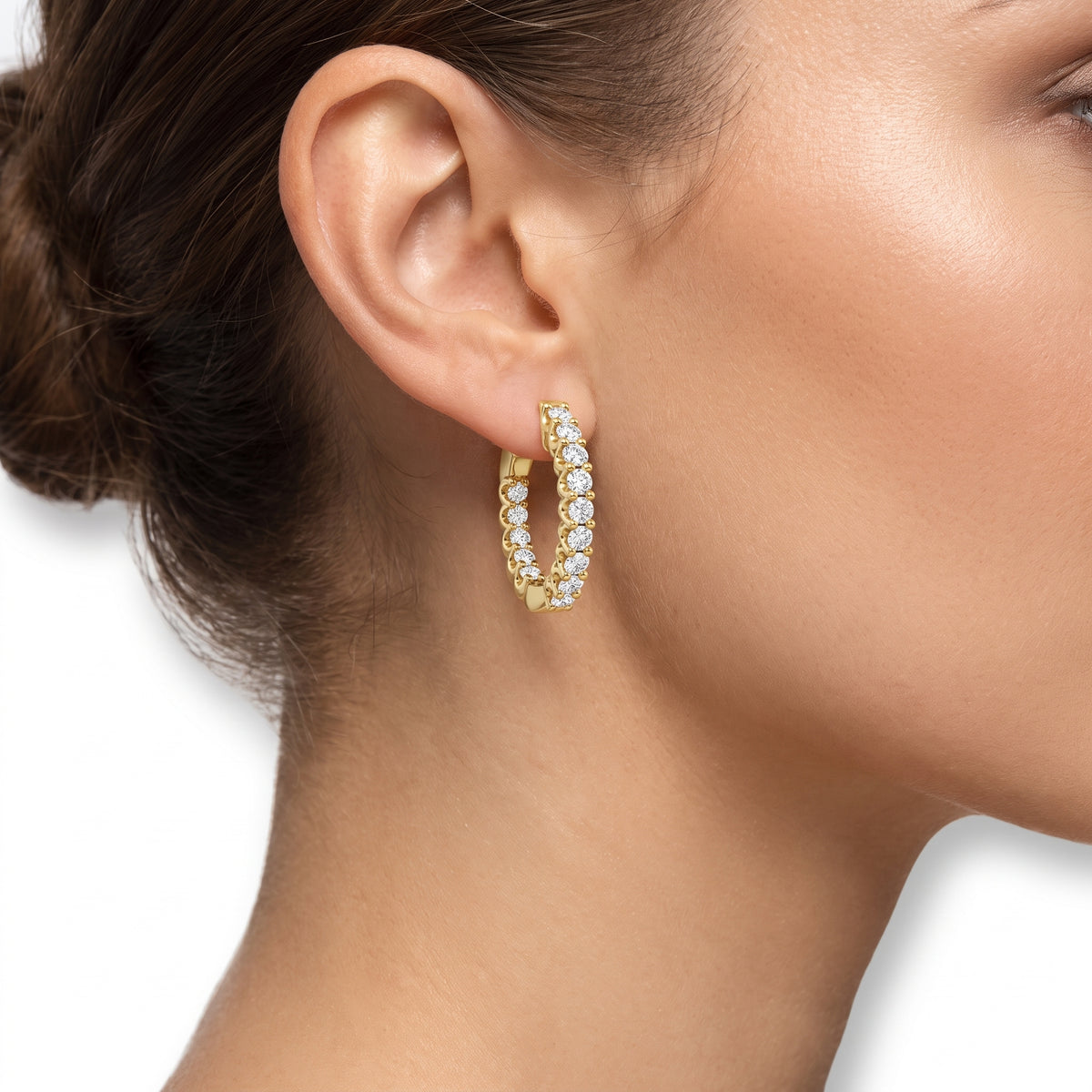 _lifestyle_image@SKU:E5053-LADR00990004Y #metal_10k-yellow-gold+origin_lab-grown+quality_g-si