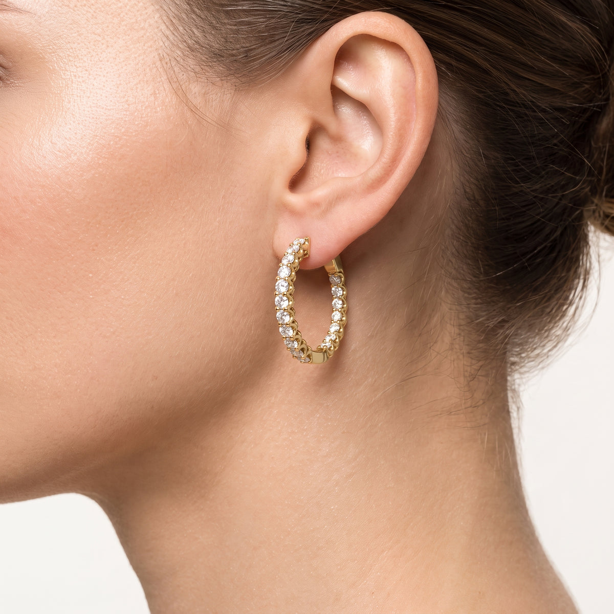 _lifestyle_image@SKU:E5053-LADR01980004Y #metal_10k-yellow-gold+origin_lab-grown+quality_g-si