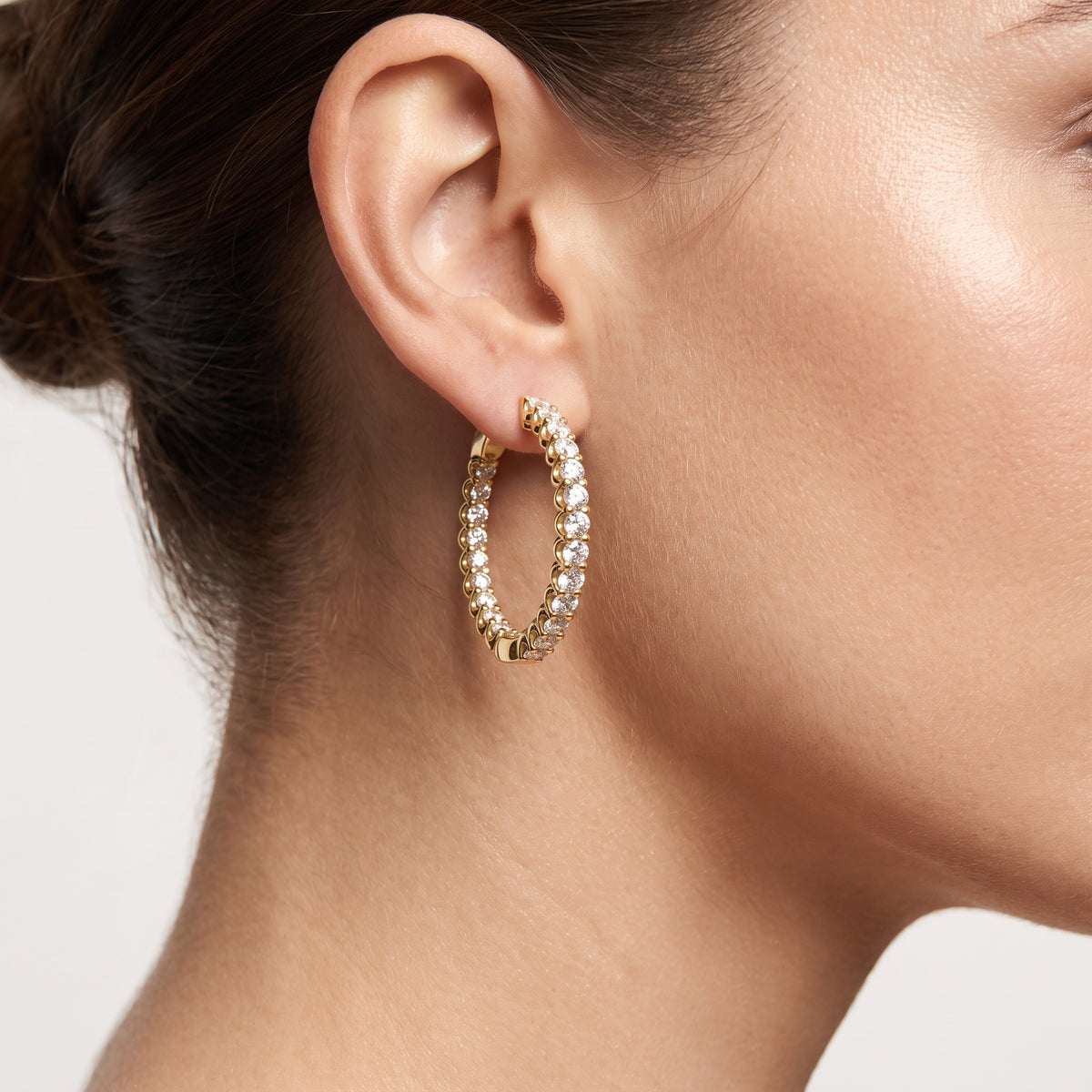 _lifestyle_image@SKU:E5053-LADR02980004Y #metal_10k-yellow-gold+origin_lab-grown+quality_g-si