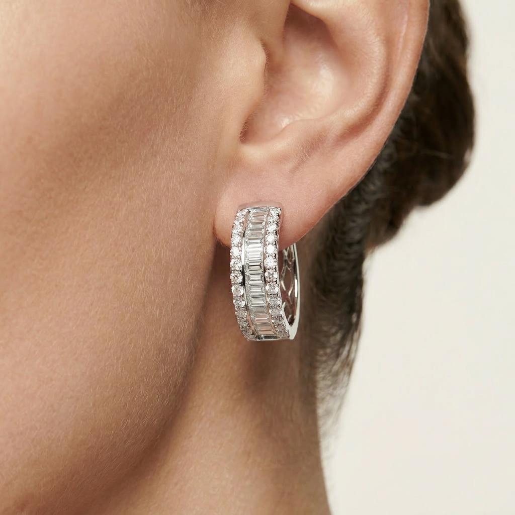 _lifestyle_image@SKU:E6980-LADB0100000DW #metal_silver+origin_lab-grown+quality_g-si