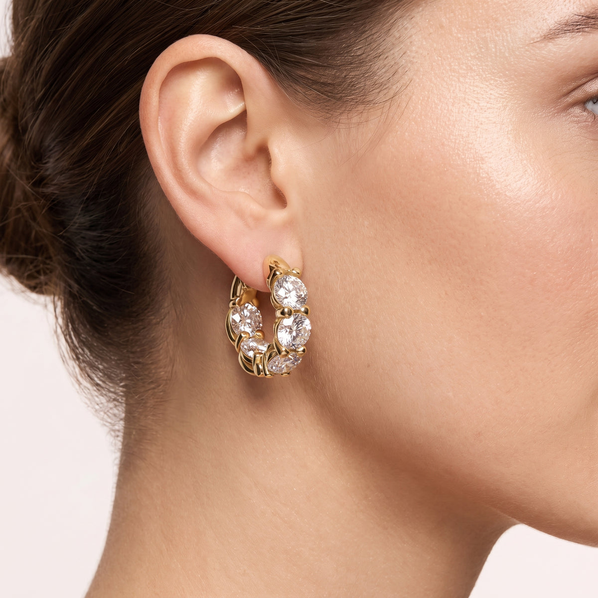 _lifestyle_image@SKU:E7495-LADR05000004Y #metal_10k-yellow-gold+origin_lab-grown+quality_g-si