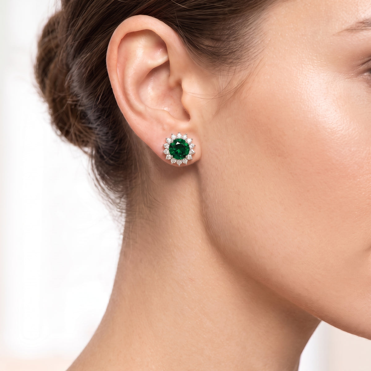 _lifestyle_image@SKU:E7729-LGER0010000DW #metal_silver+origin_lab-created