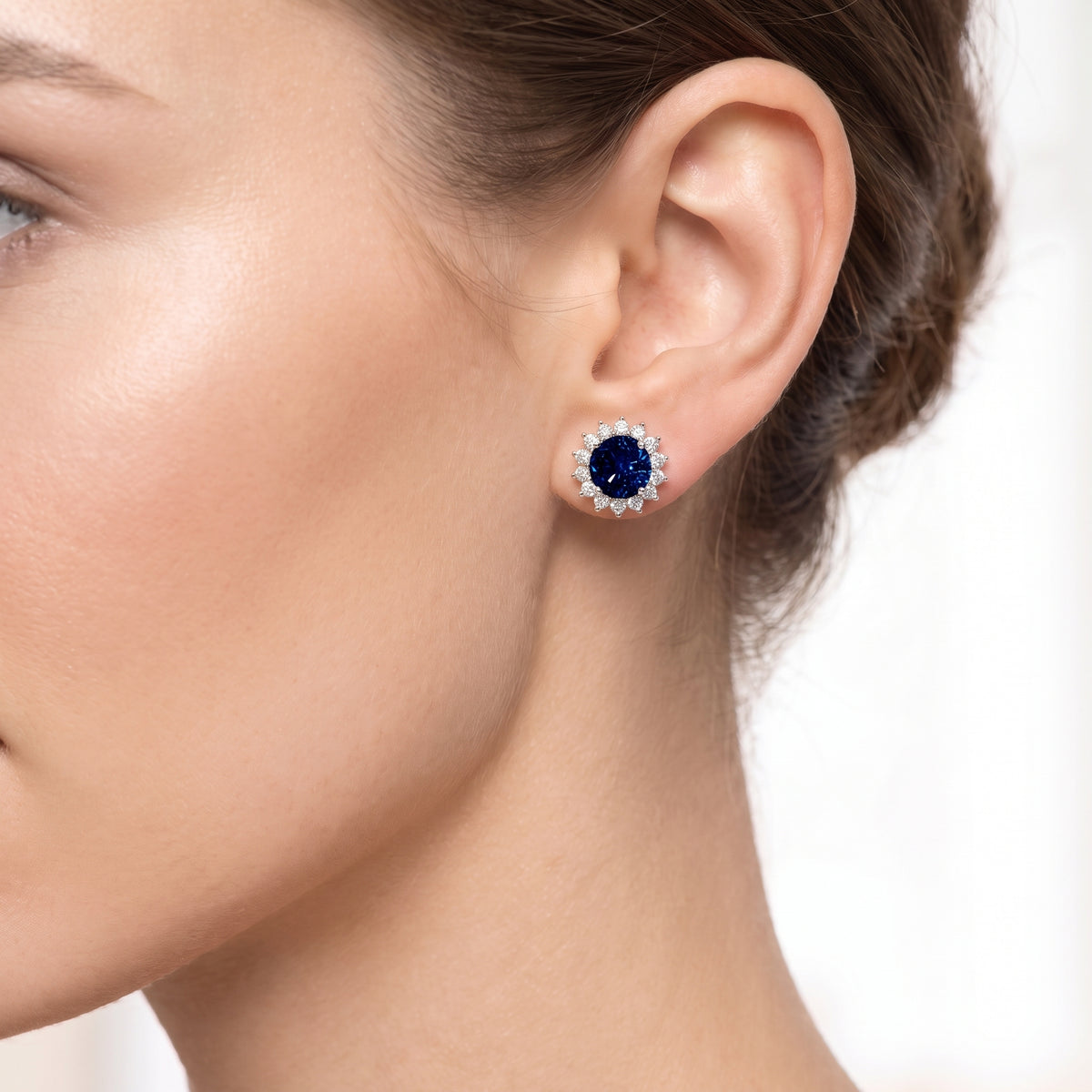 _lifestyle_image@SKU:E7729-LGSR0010000DW #metal_silver+origin_lab-created