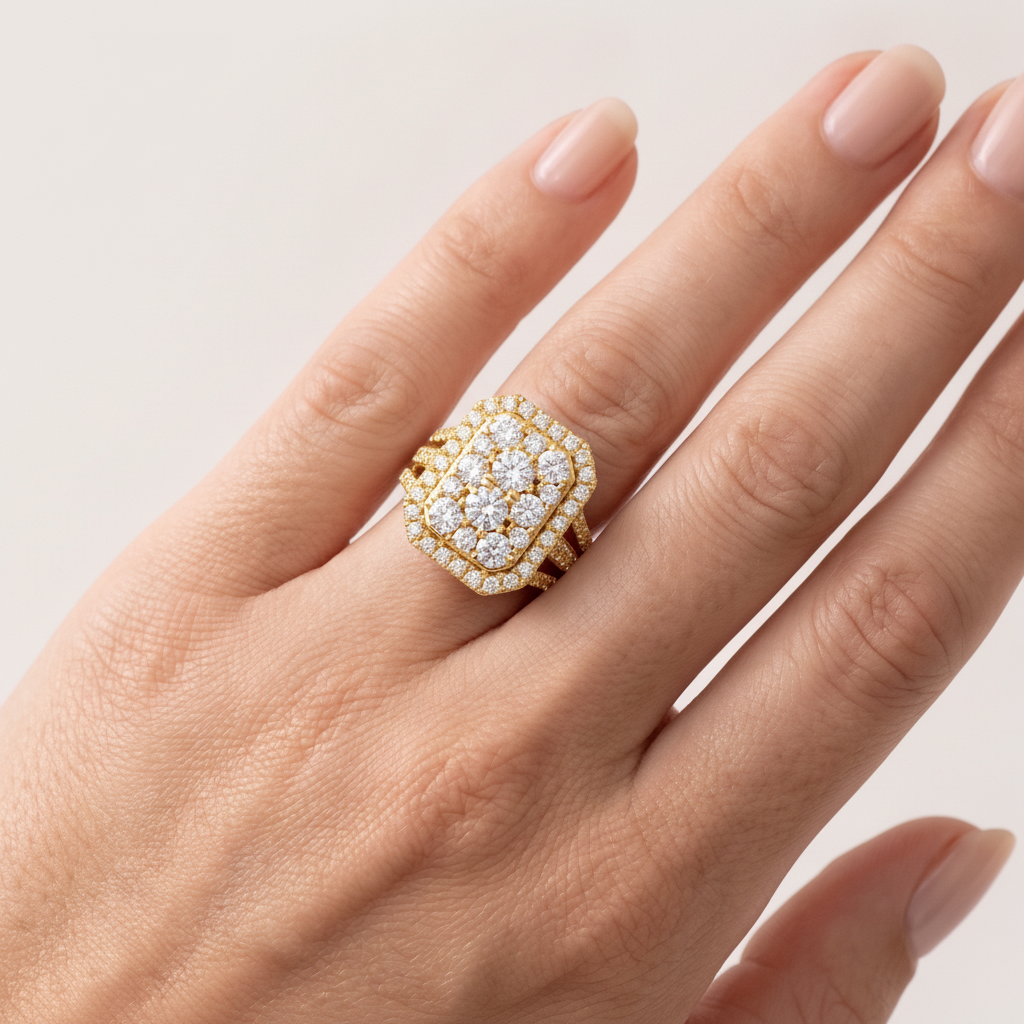 _lifestyle_image@SKU:F6784-LADR03000004Y #metal_10k-yellow-gold+origin_lab-grown+quality_g-si