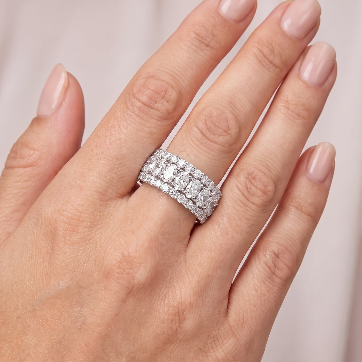 _lifestyle_image@SKU:F7659-LADO0030000DW #metal_silver+origin_lab-grown+quality_g-si