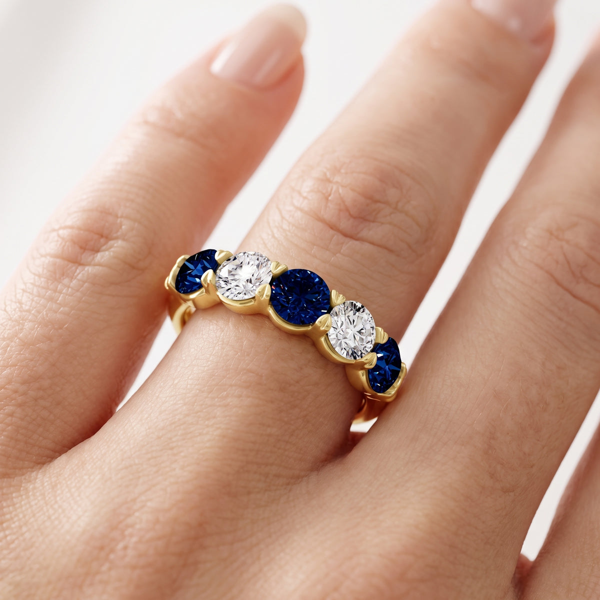 _lifestyle_image@SKU:G0809-NGSR03000004Y #metal_14k-yellow-gold+origin_lab-created