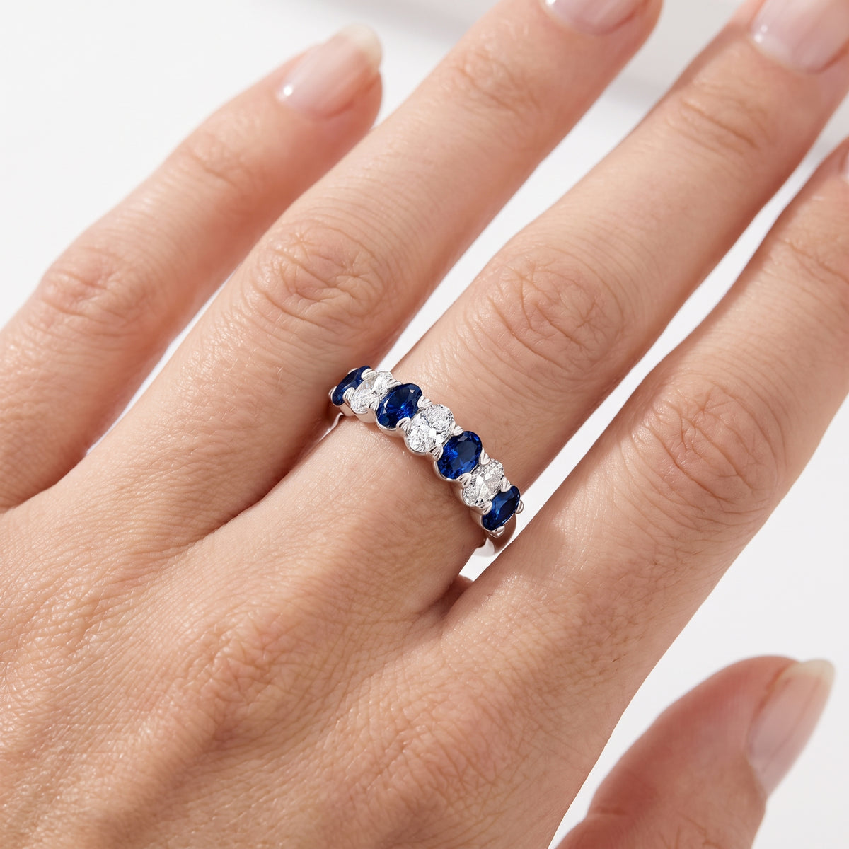 _lifestyle_image@SKU:G1167-NGSO01020004W #metal_14k-white-gold+origin_lab-created