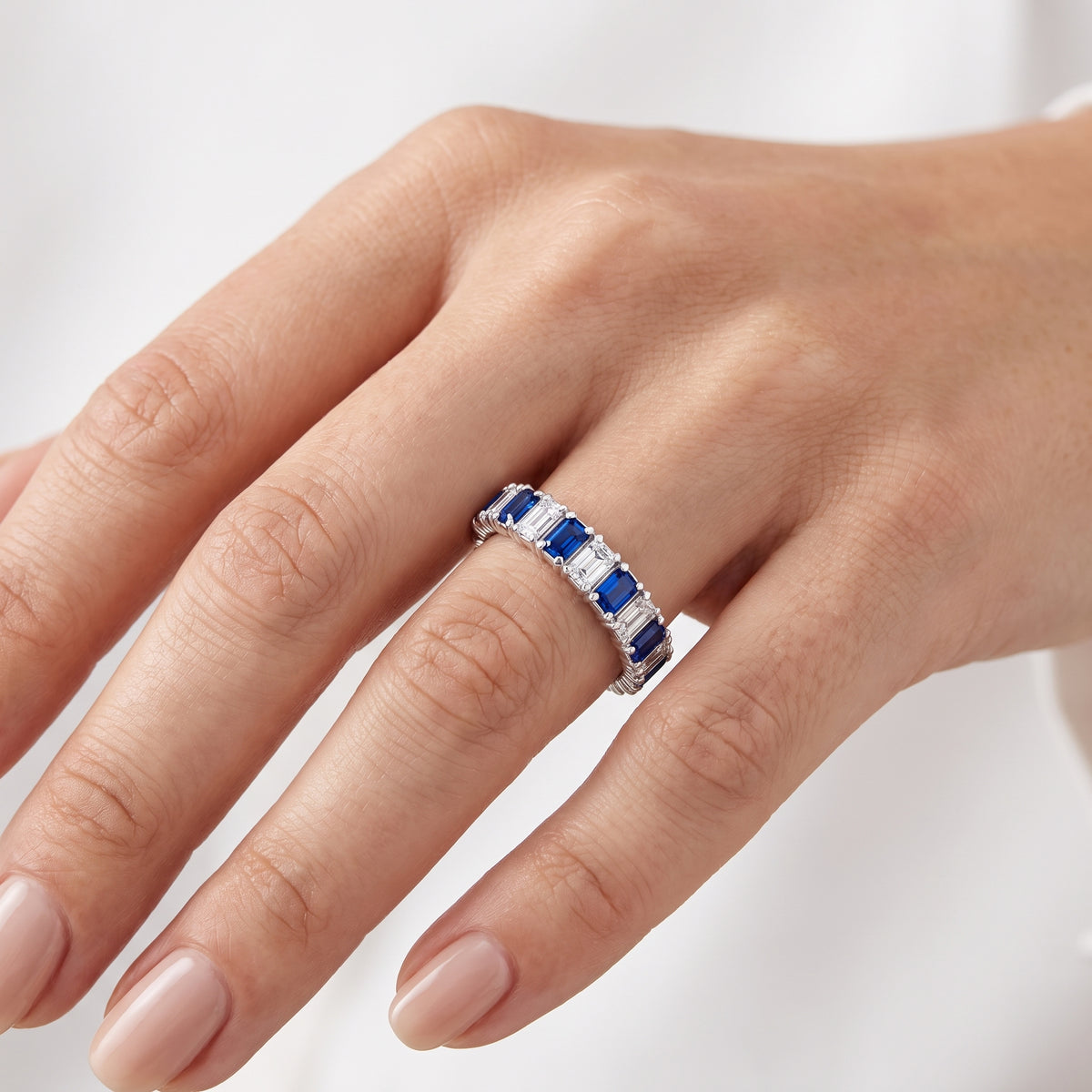 _lifestyle_image@SKU:G1731-LGSE0200000DW #metal_silver+origin_lab-created