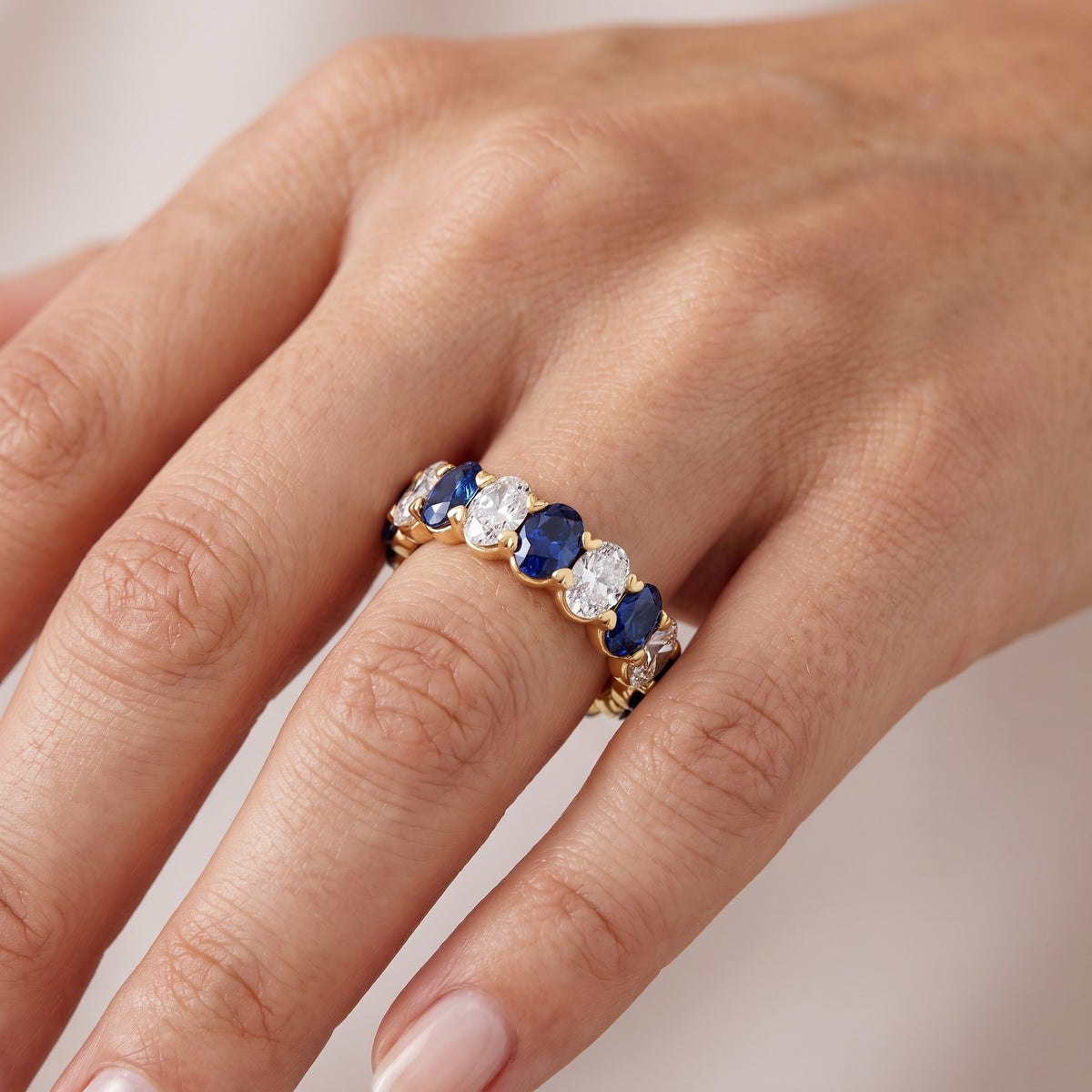 _lifestyle_image@SKU:G1732-NGSO04000004Y #metal_14k-yellow-gold+origin_lab-created