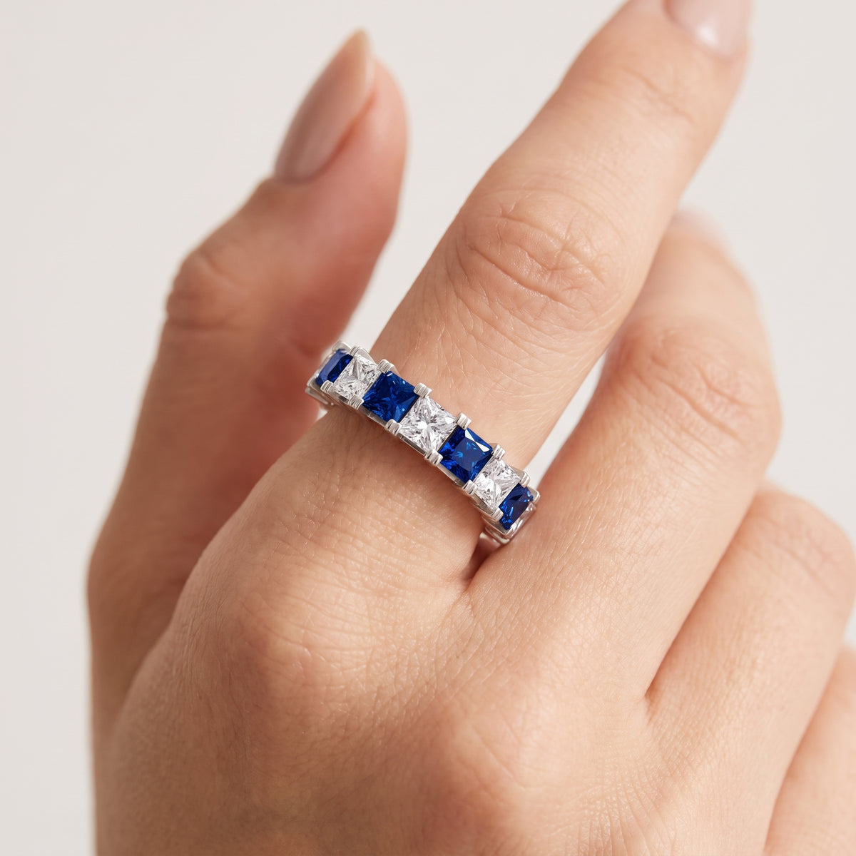 _lifestyle_image@SKU:G3541-NGSP02030004W #metal_14k-white-gold+origin_lab-created