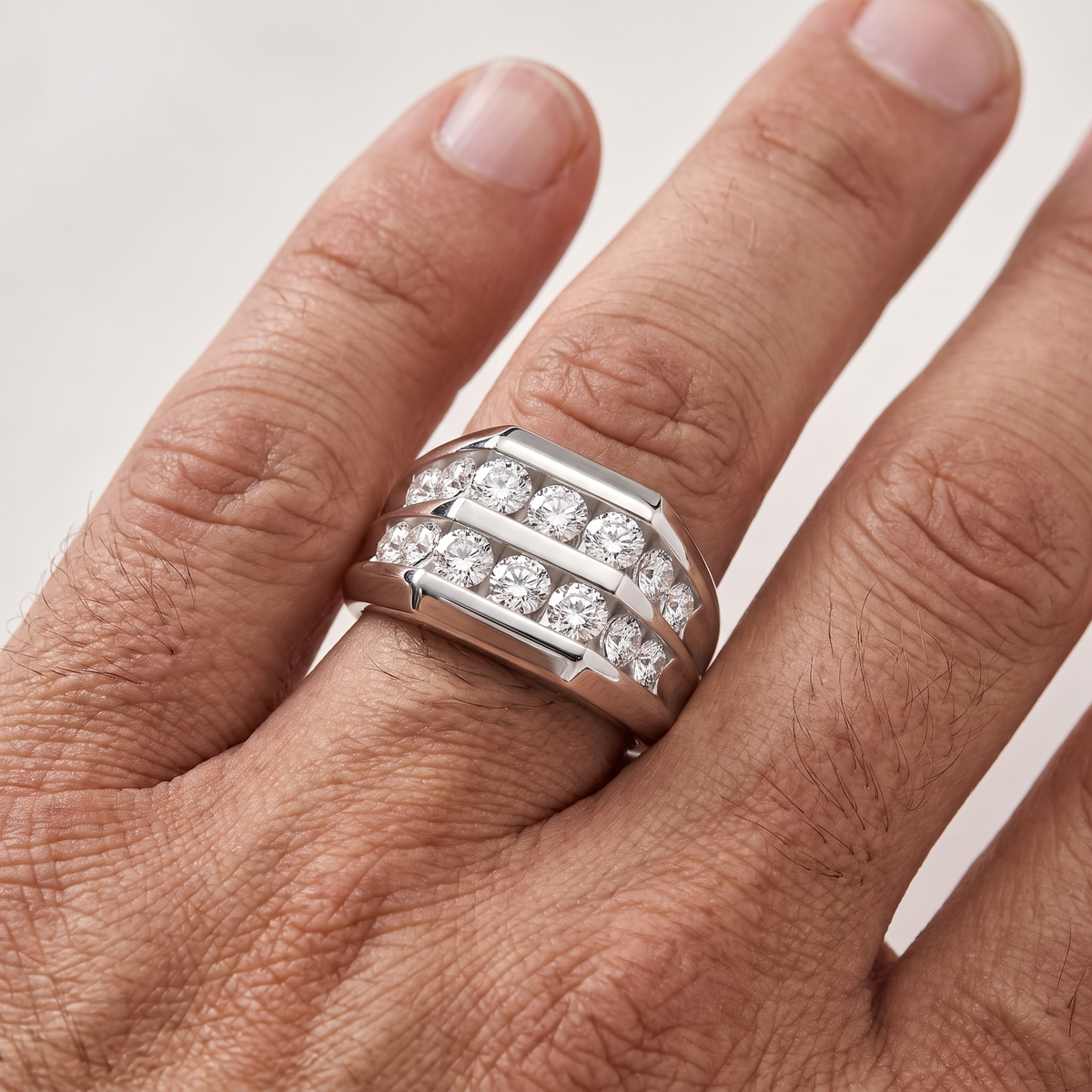 _lifestyle_image@SKU:G93HG-LADR0020000DW #metal_silver+origin_lab-grown+quality_g-si