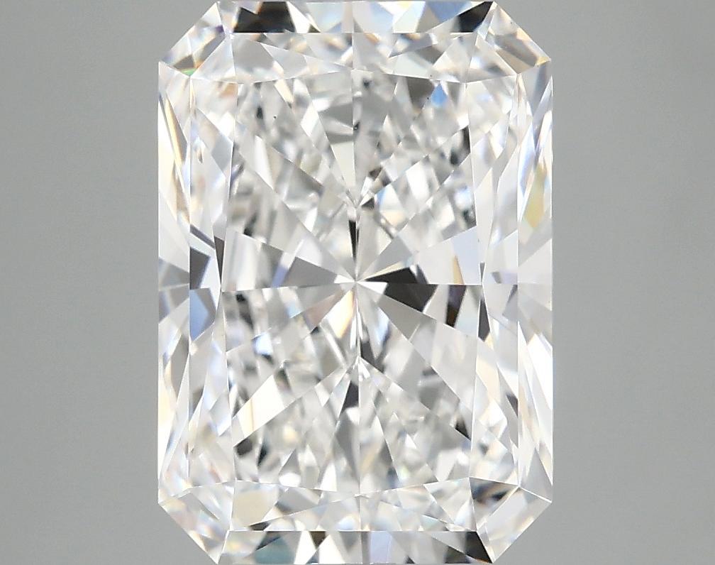 4.66 Carat Radiant Shaped Ideal Cut VS1 IGI Certified Lab Grown Diamond