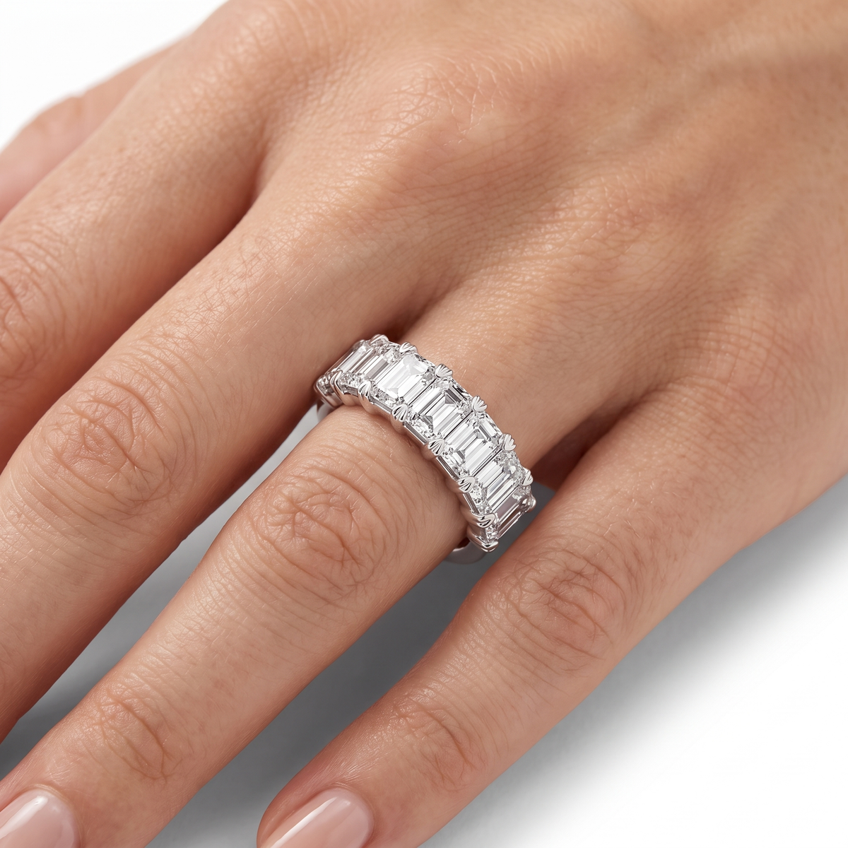 _lifestyle_image@SKU:A1173-NADE03000004W #metal_14k-white-gold+origin_lab-grown+quality_ef-vs2+